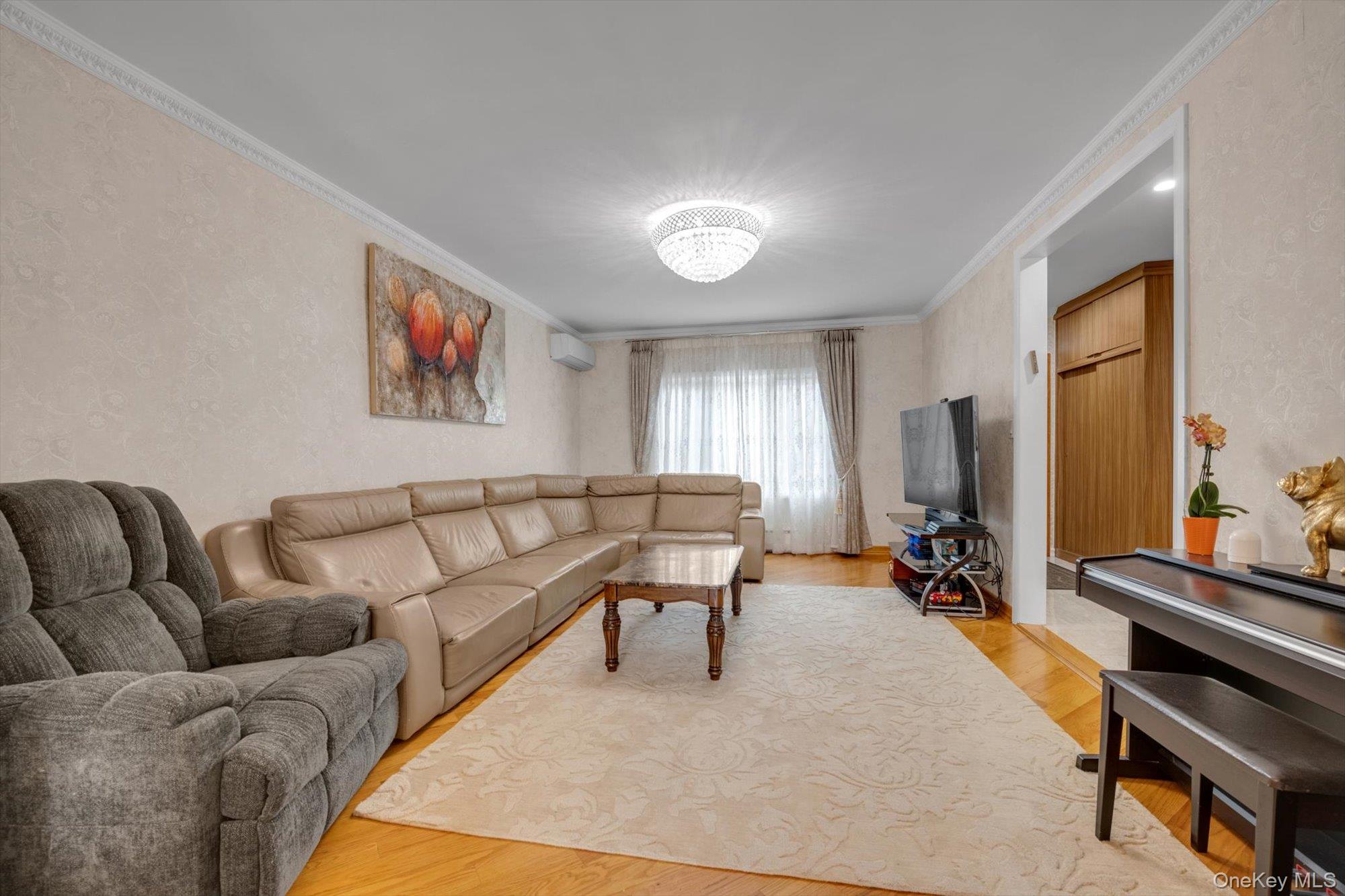 #4 photo, 7510 169th Street, Fresh Meadows , NY 11366