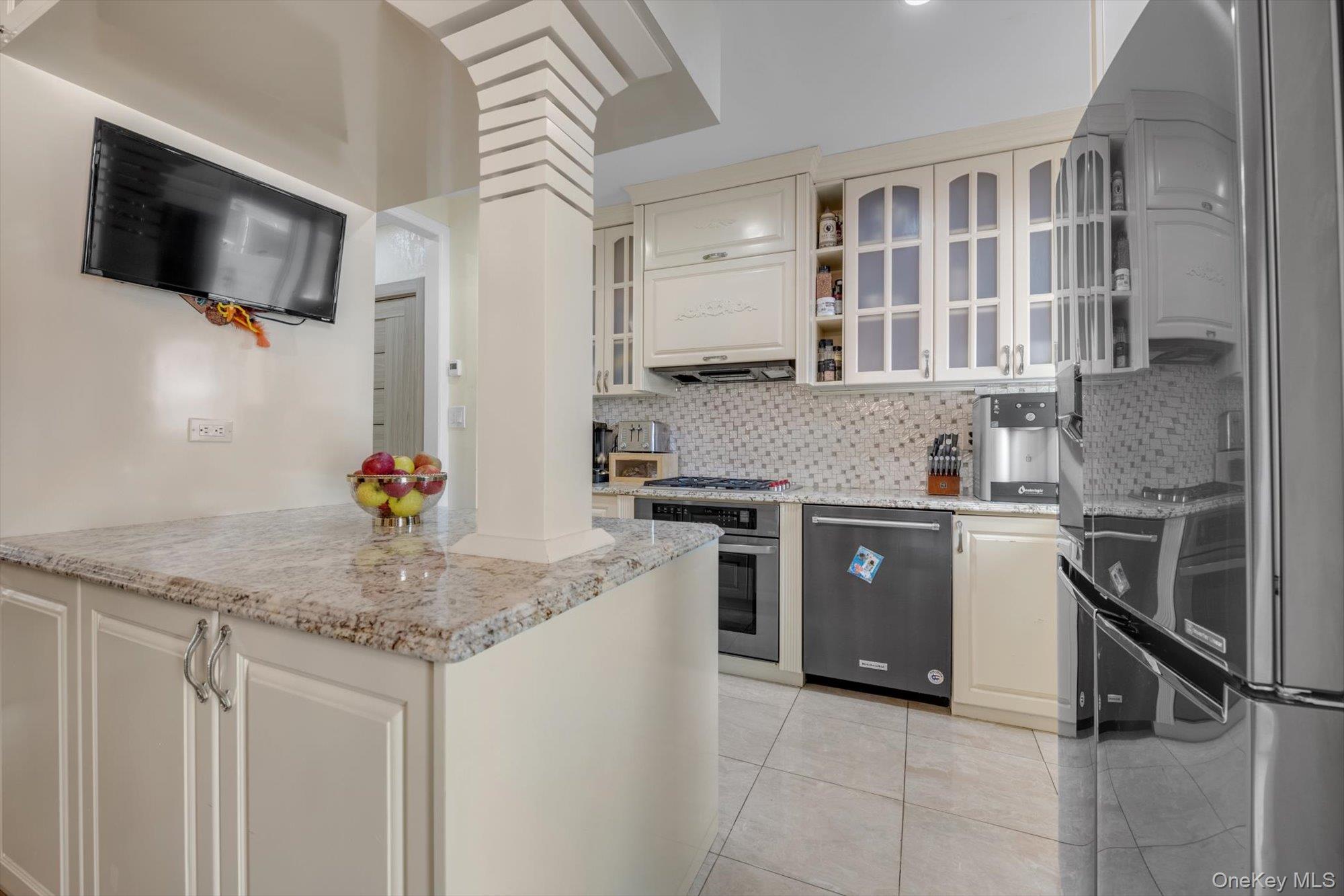 #8 photo, 7510 169th Street, Fresh Meadows , NY 11366