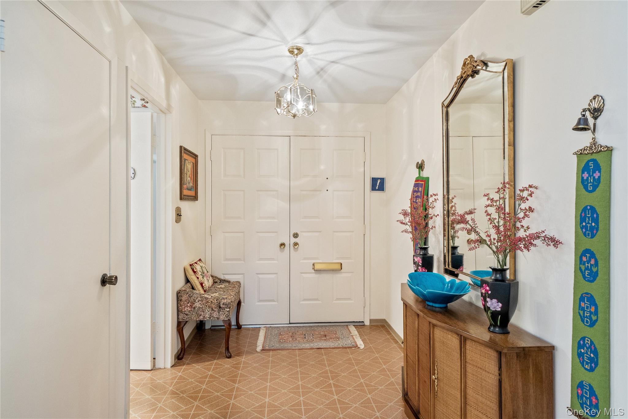 #2 photo, 117 Eagles Crescent, Manhasset , NY 11030