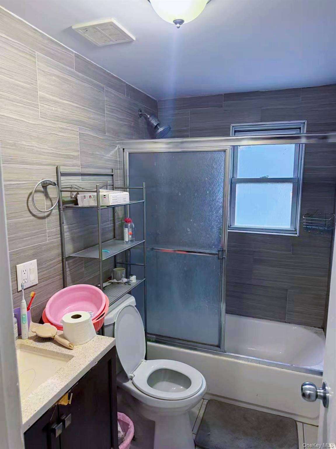 #10 photo, 22126 106th Avenue, كوينز Queens Village , NY 11429