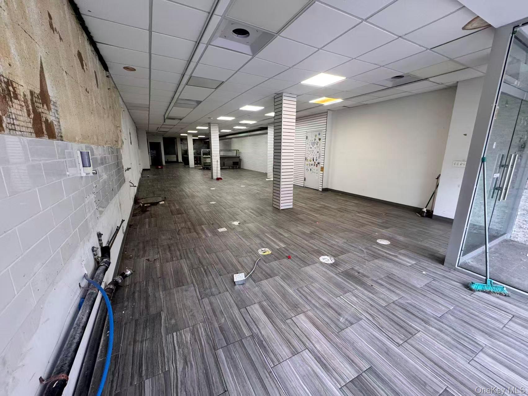 #2 photo, 30-72 Steinway Street, Astoria , NY 11103