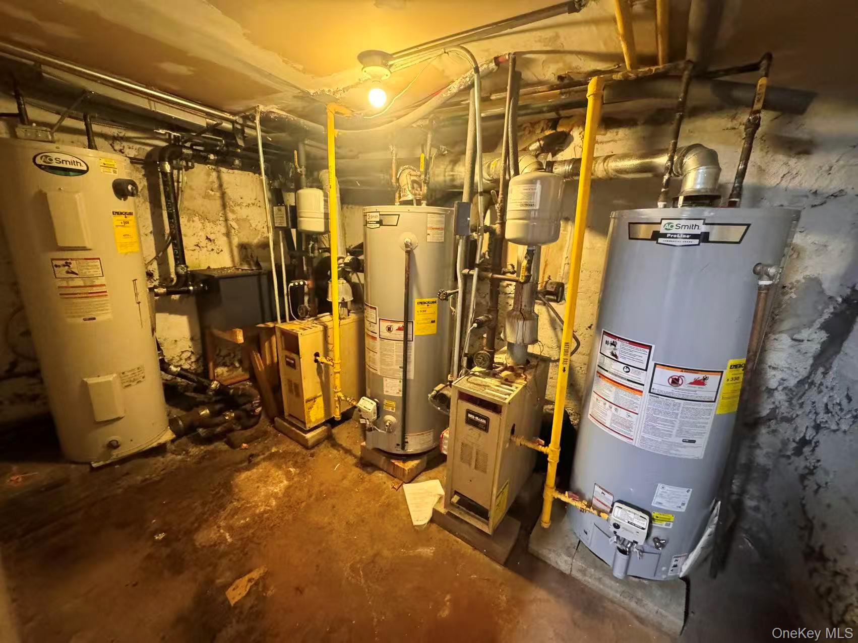 #3 photo, 30-72 Steinway Street, Astoria , NY 11103