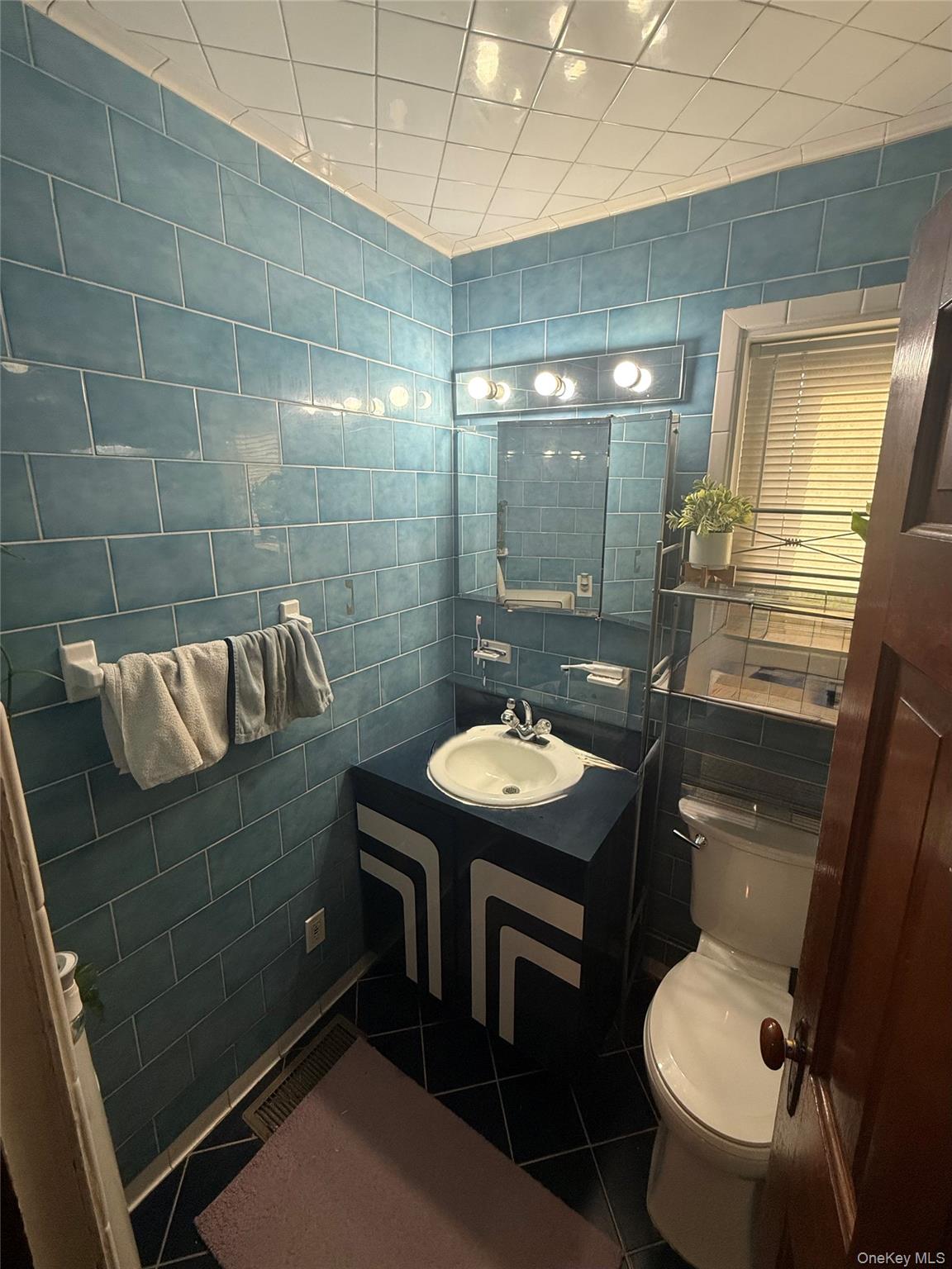 #5 photo, 12 Lafayette Road, West Babylon , NY 11704