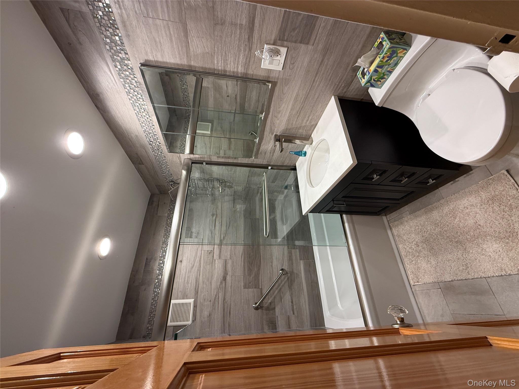 #7 photo, 75-34 Bell Blvd, Bayside , NY 11364