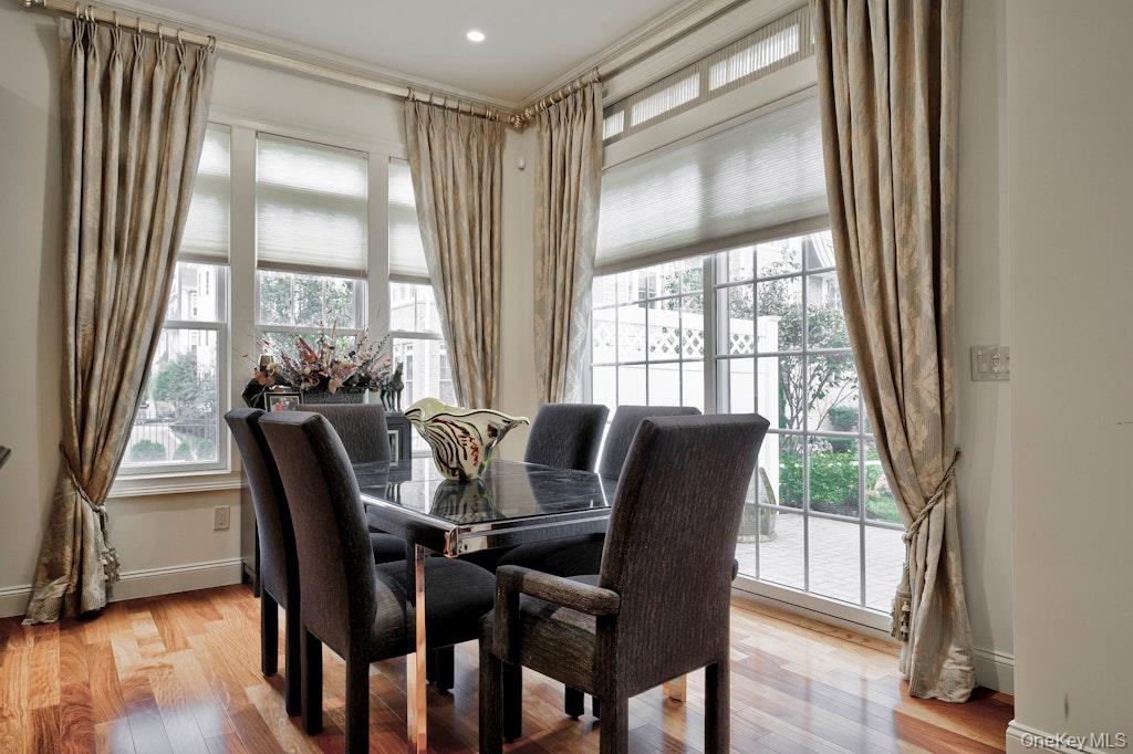 #18 photo, 702 Equestrian Way, Westbury , NY 11590