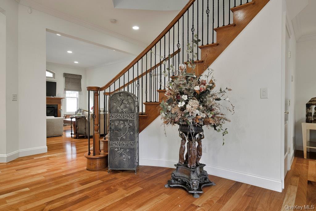 #6 photo, 702 Equestrian Way, Westbury , NY 11590