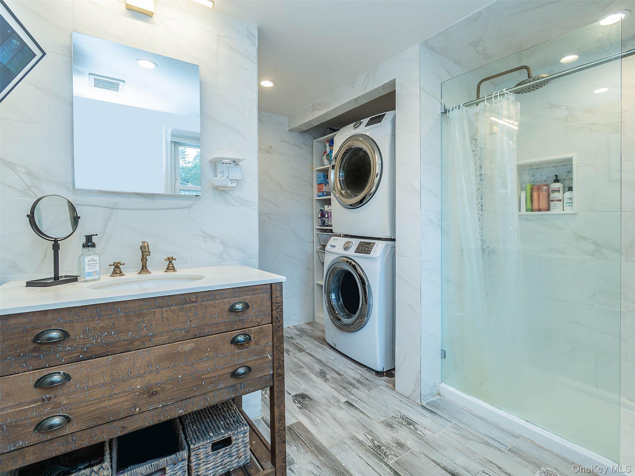 #17 photo, 106 McLoughlin Street, Glen Cove , NY 11542