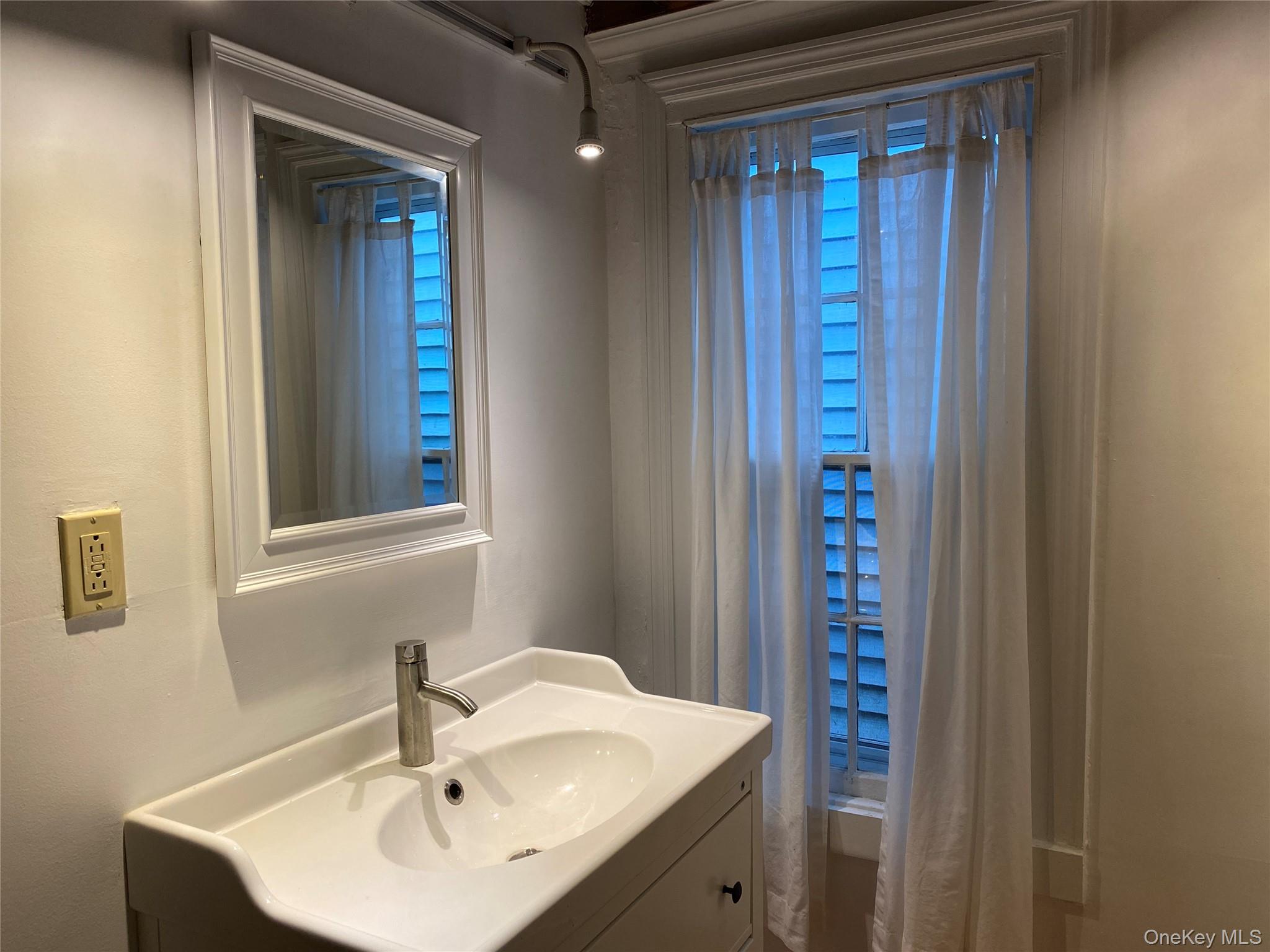 #10 photo, 66 Dodge Street, Hudson , NY 12534