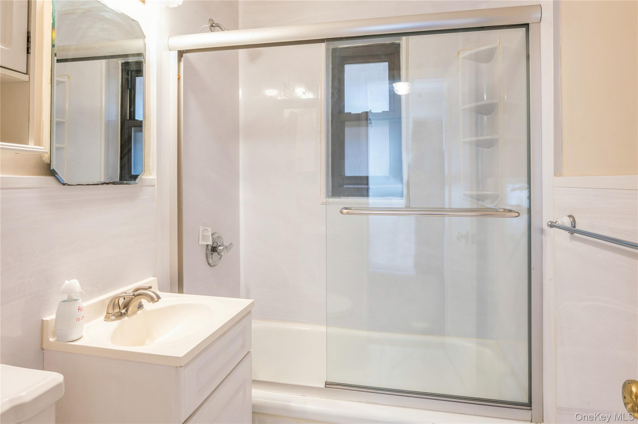 #11 photo, 50 White Oak street, New Rochelle , NY 10801