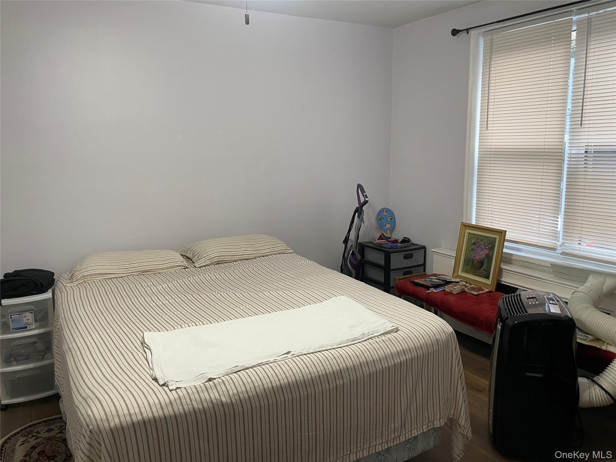 #12 photo, 1296 Midland Avenue, Yonkers , NY 10704