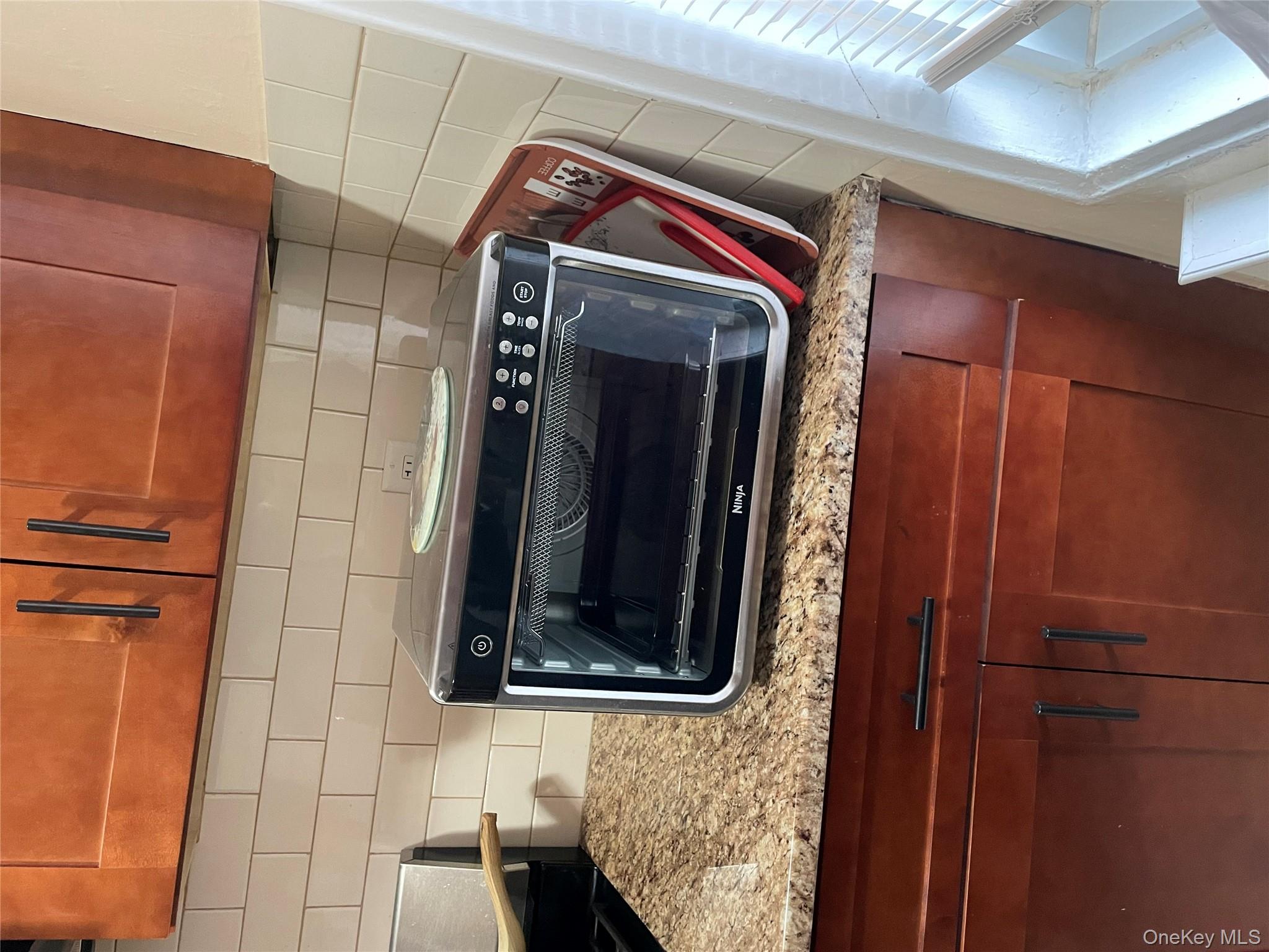 #17 photo, 1296 Midland Avenue, Yonkers , NY 10704