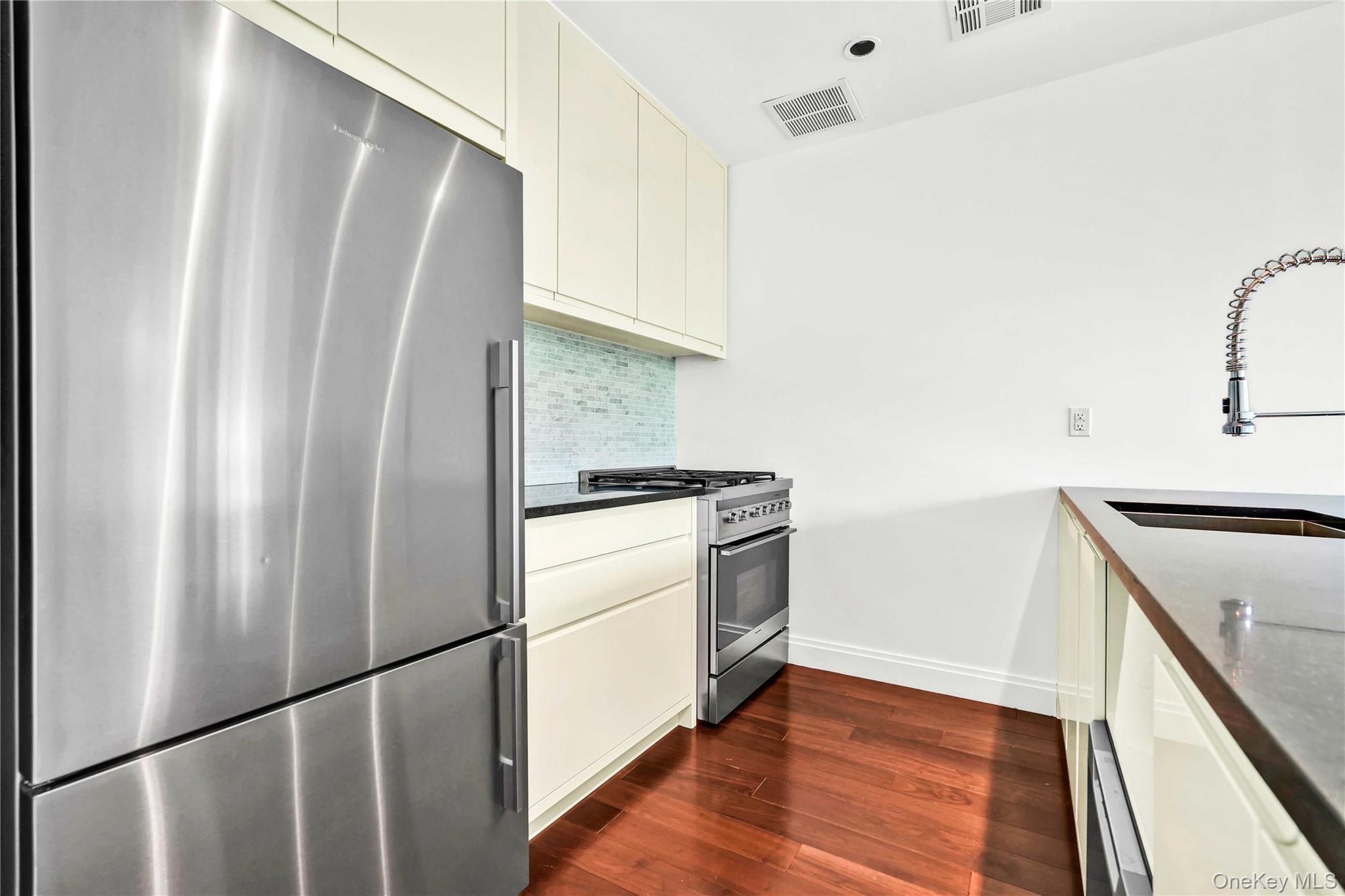 #11 photo, 185 Ocean Avenue, Brooklyn , NY 11225