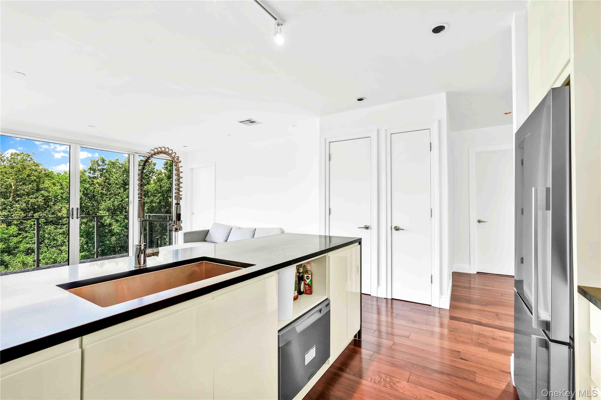 #12 photo, 185 Ocean Avenue, Brooklyn , NY 11225