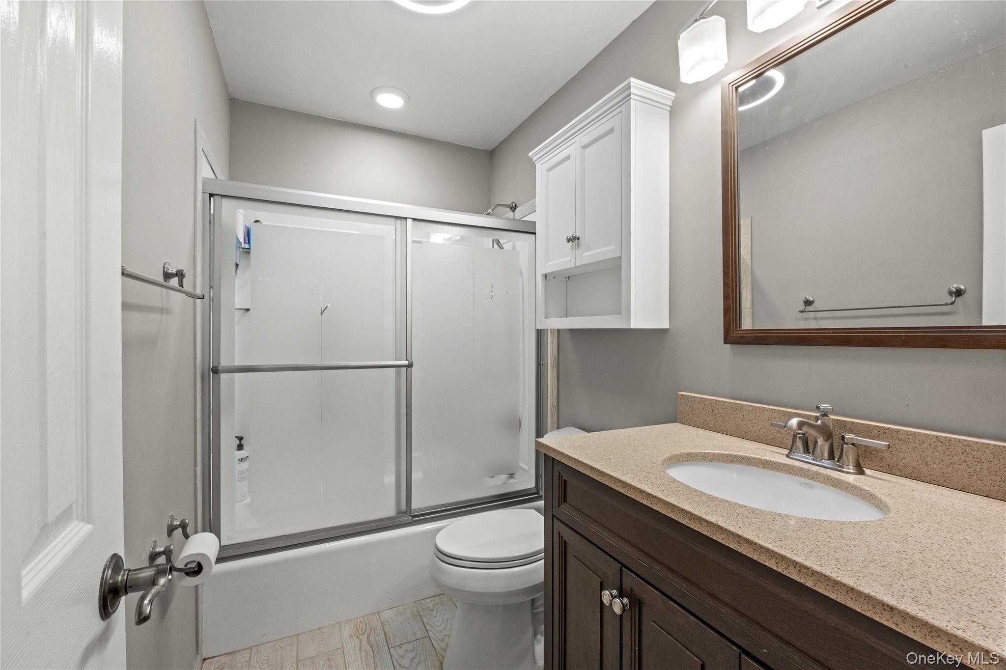 #19 photo, 4 Lisa Court, Medford , NY 11763