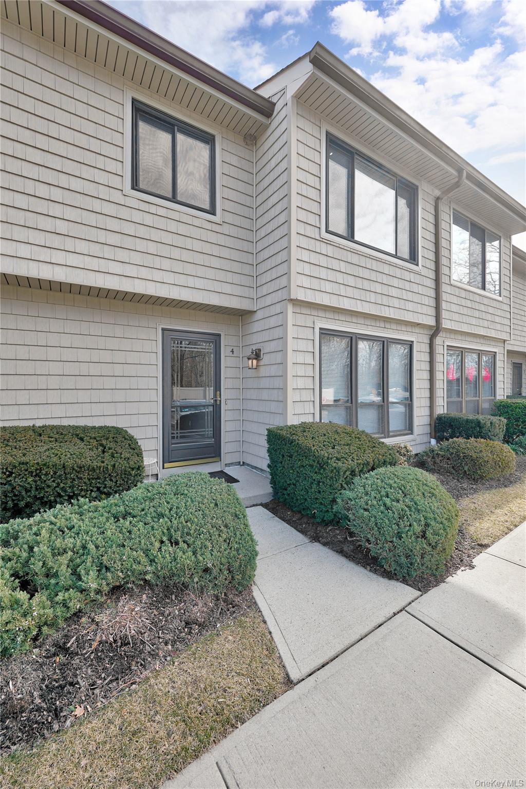 #1 photo, 4 Stanford Court, Wantagh , NY 11793