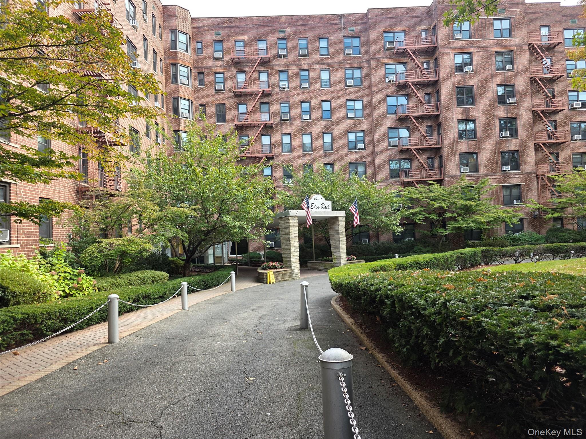 #1 photo, 84-01 Main Street, Briarwood , NY 11435