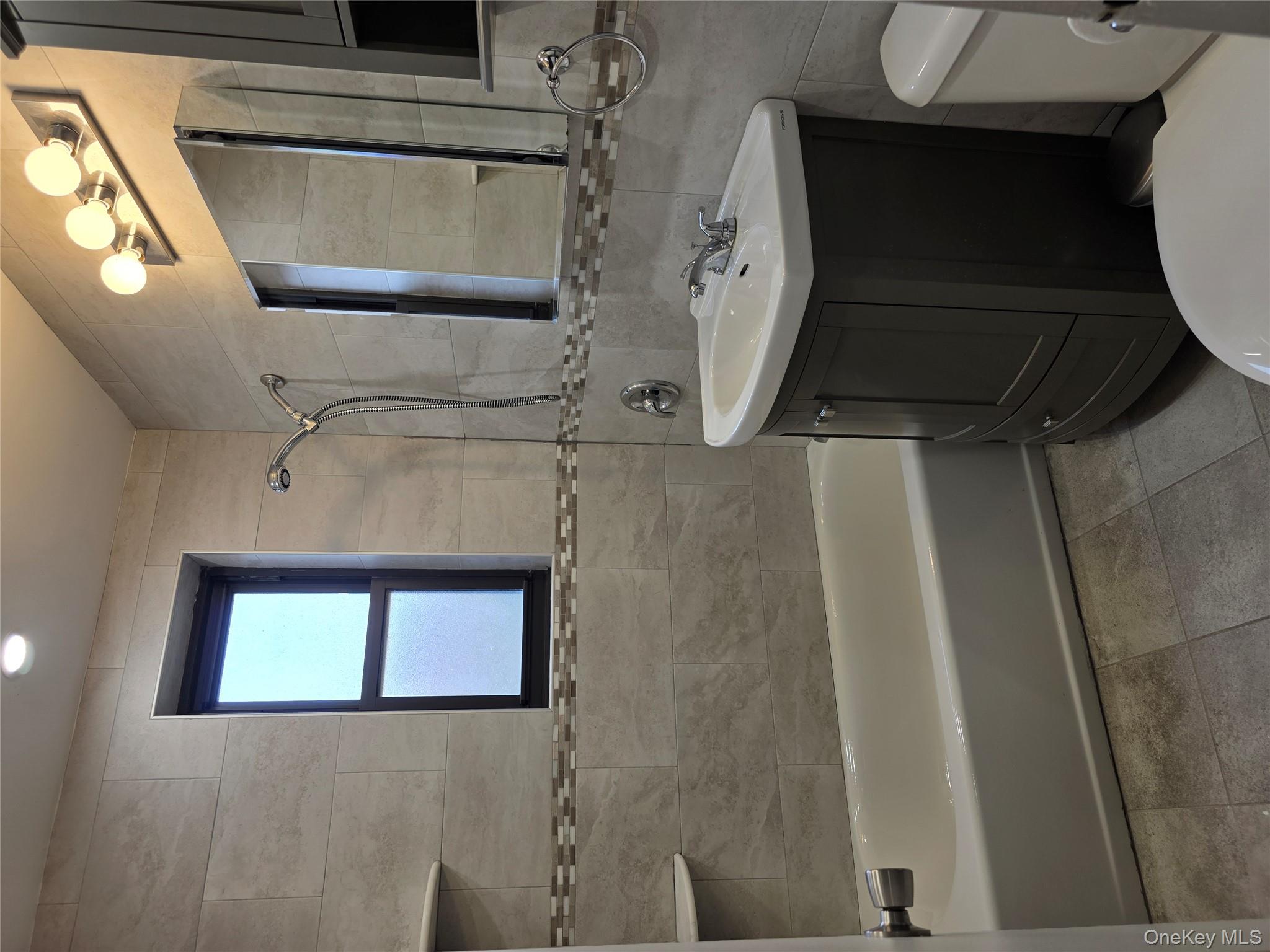 #14 photo, 84-01 Main Street, Briarwood , NY 11435