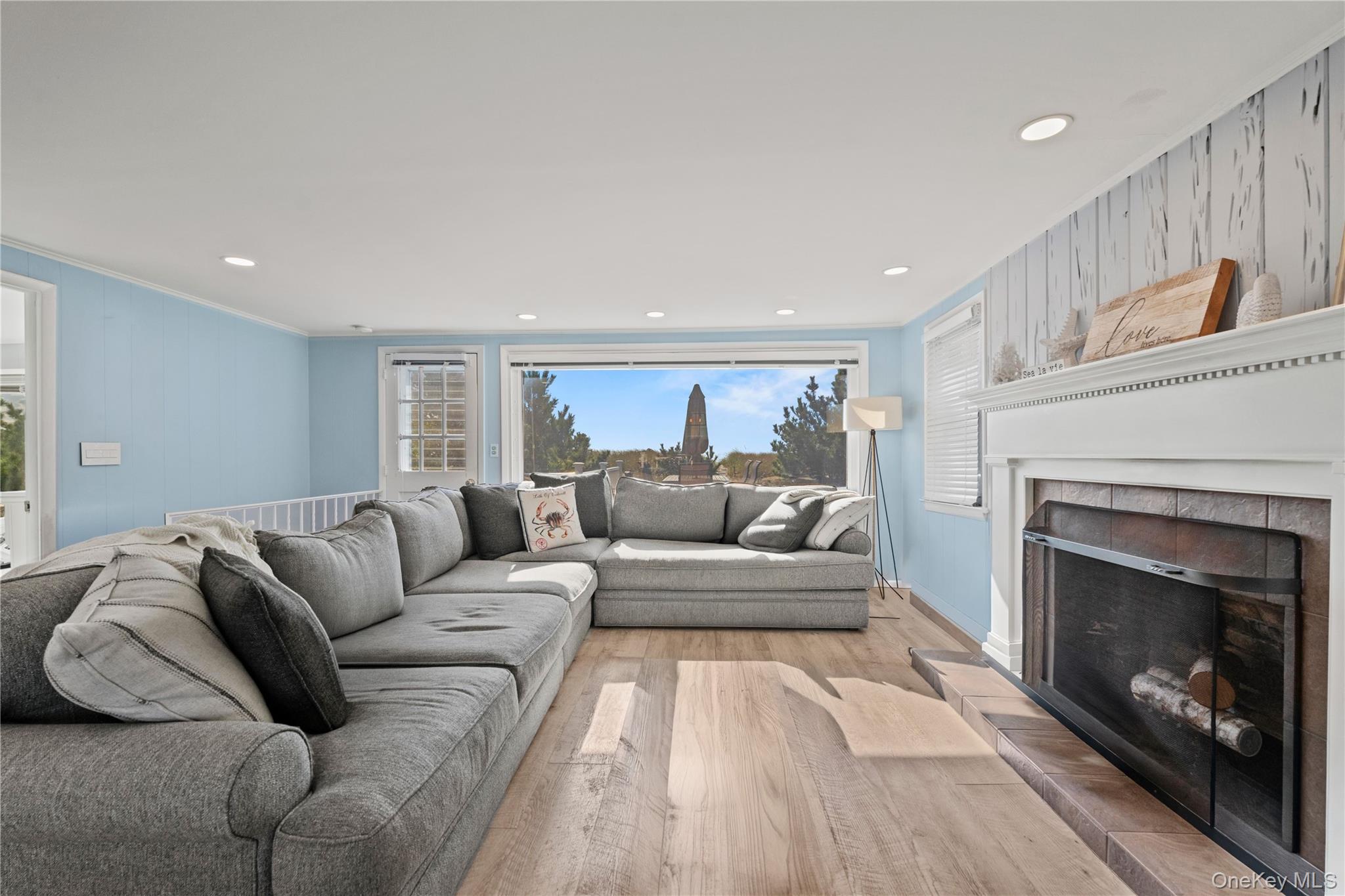 #18 photo, 645 Dune Road, Westhampton , NY 11977