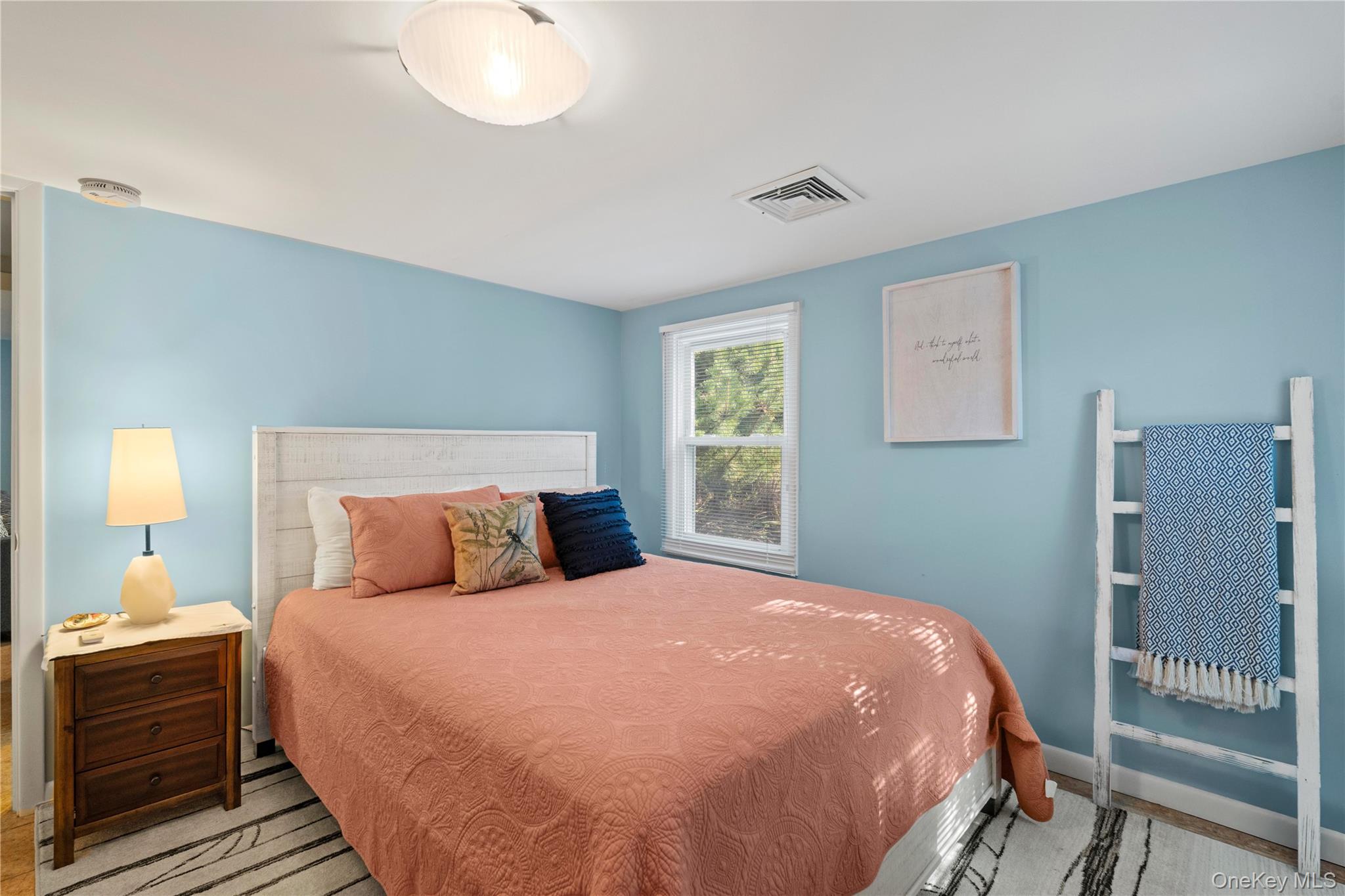 #19 photo, 645 Dune Road, Westhampton , NY 11977