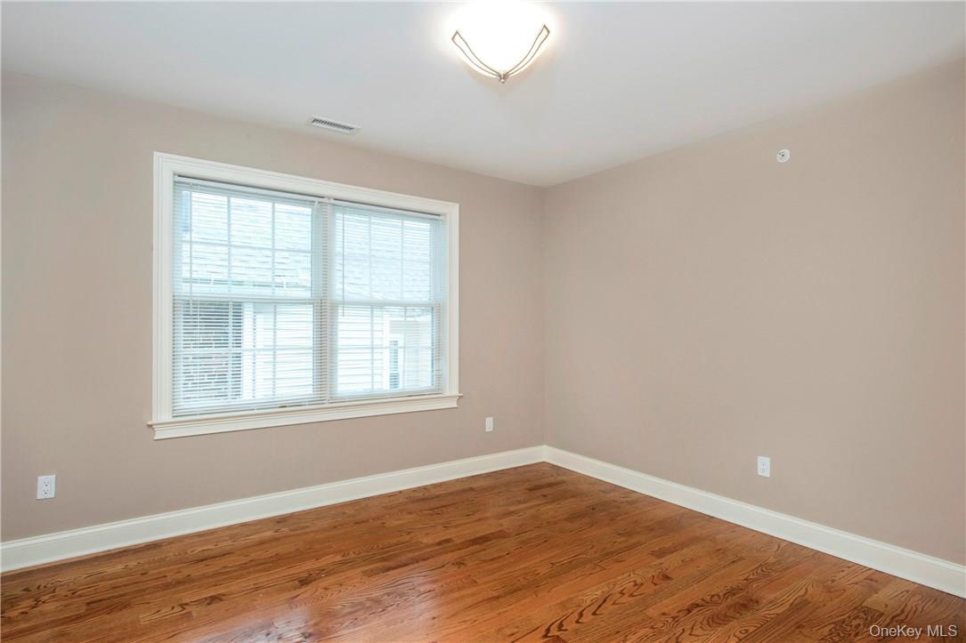 #13 photo, 150 Crotona Avenue, Harrison , NY 10528