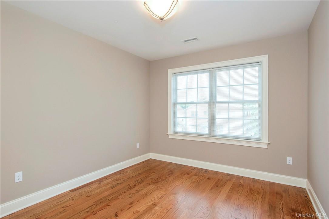 #15 photo, 150 Crotona Avenue, Harrison , NY 10528