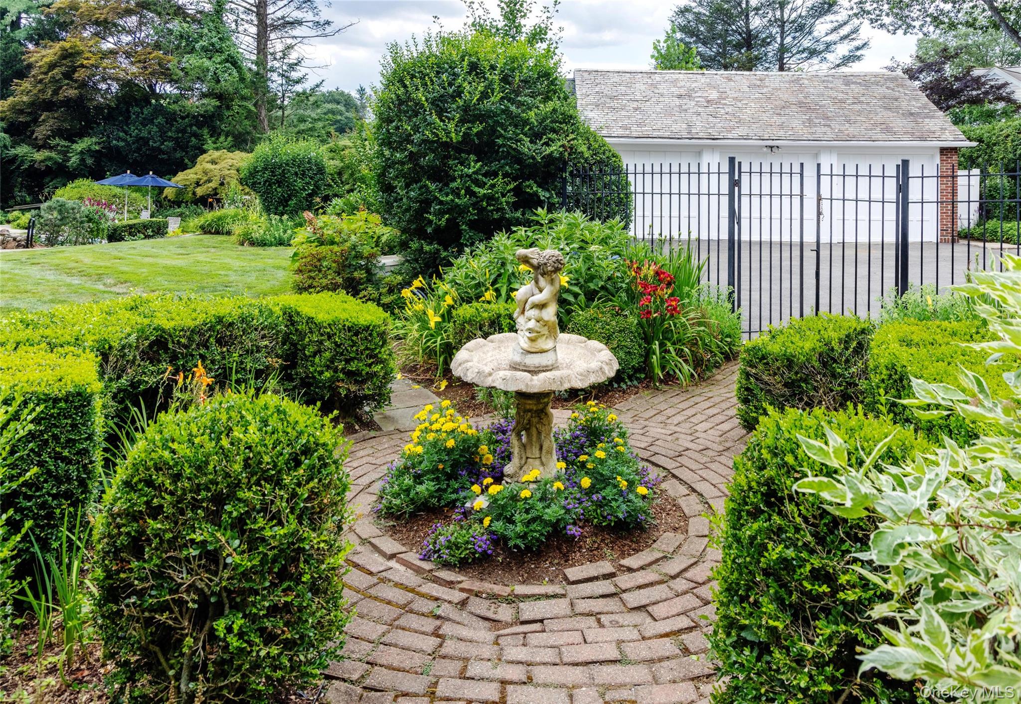 #10 photo, 9 Oxford Road, White Plains , NY 10605