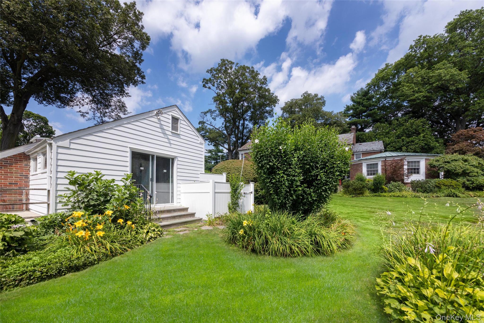 #12 photo, 9 Oxford Road, White Plains , NY 10605