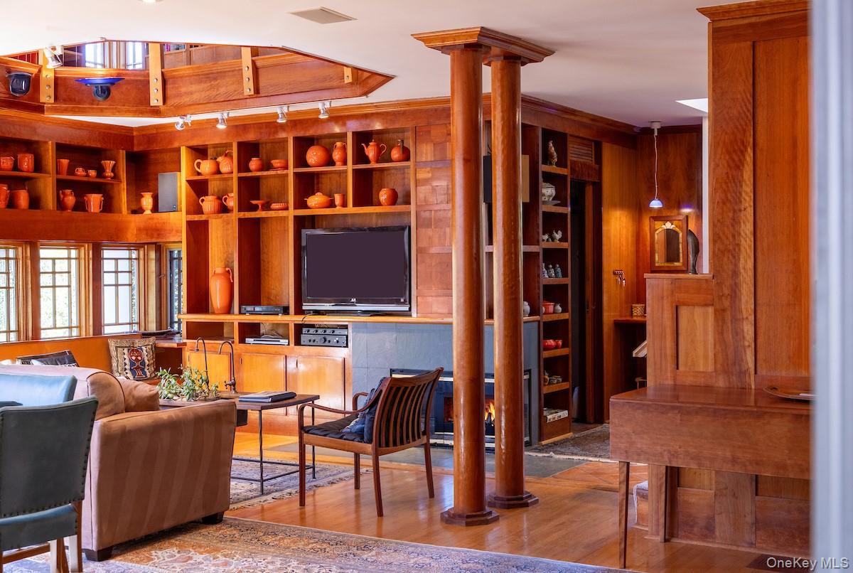 #20 photo, 9 Oxford Road, White Plains , NY 10605