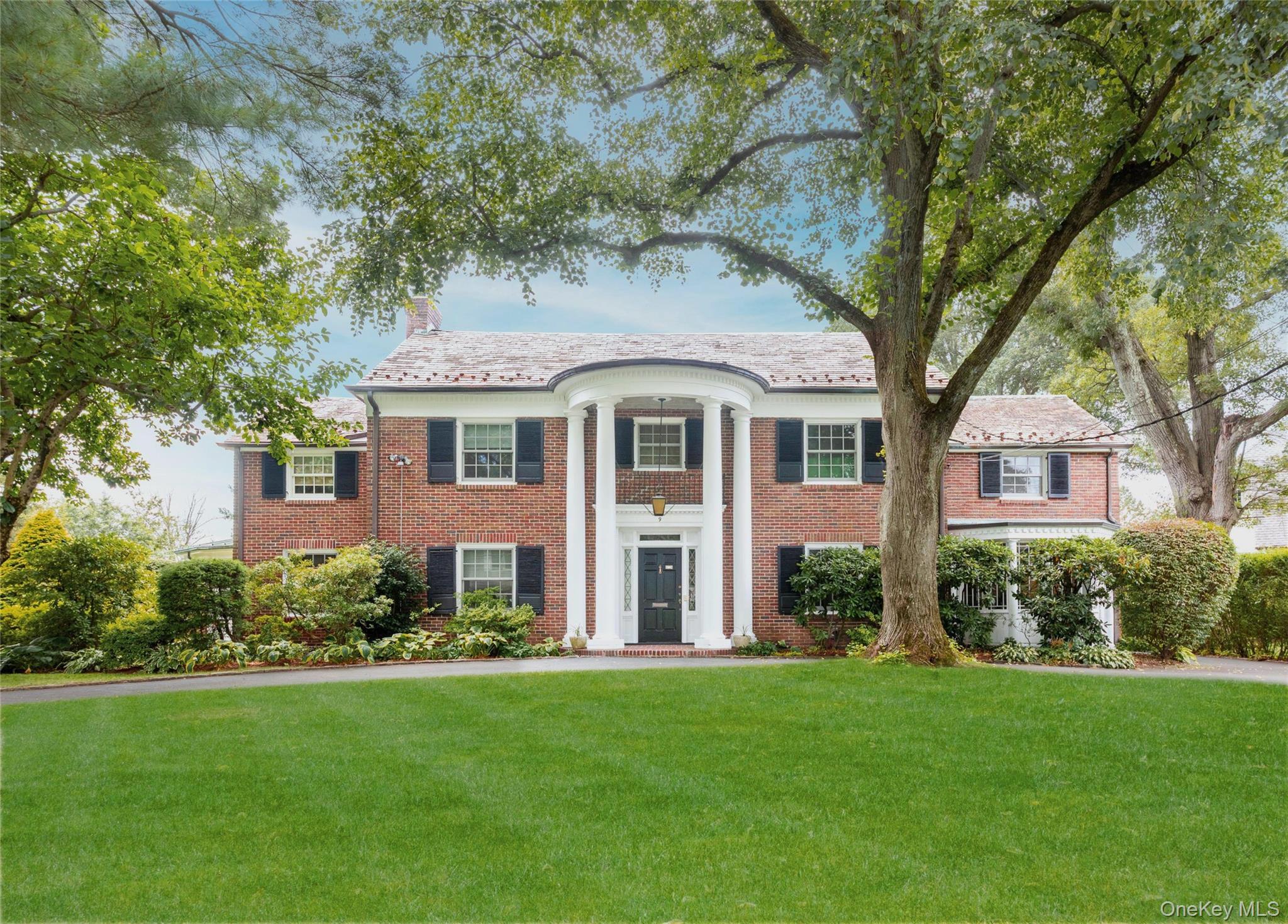 #5 photo, 9 Oxford Road, White Plains , NY 10605