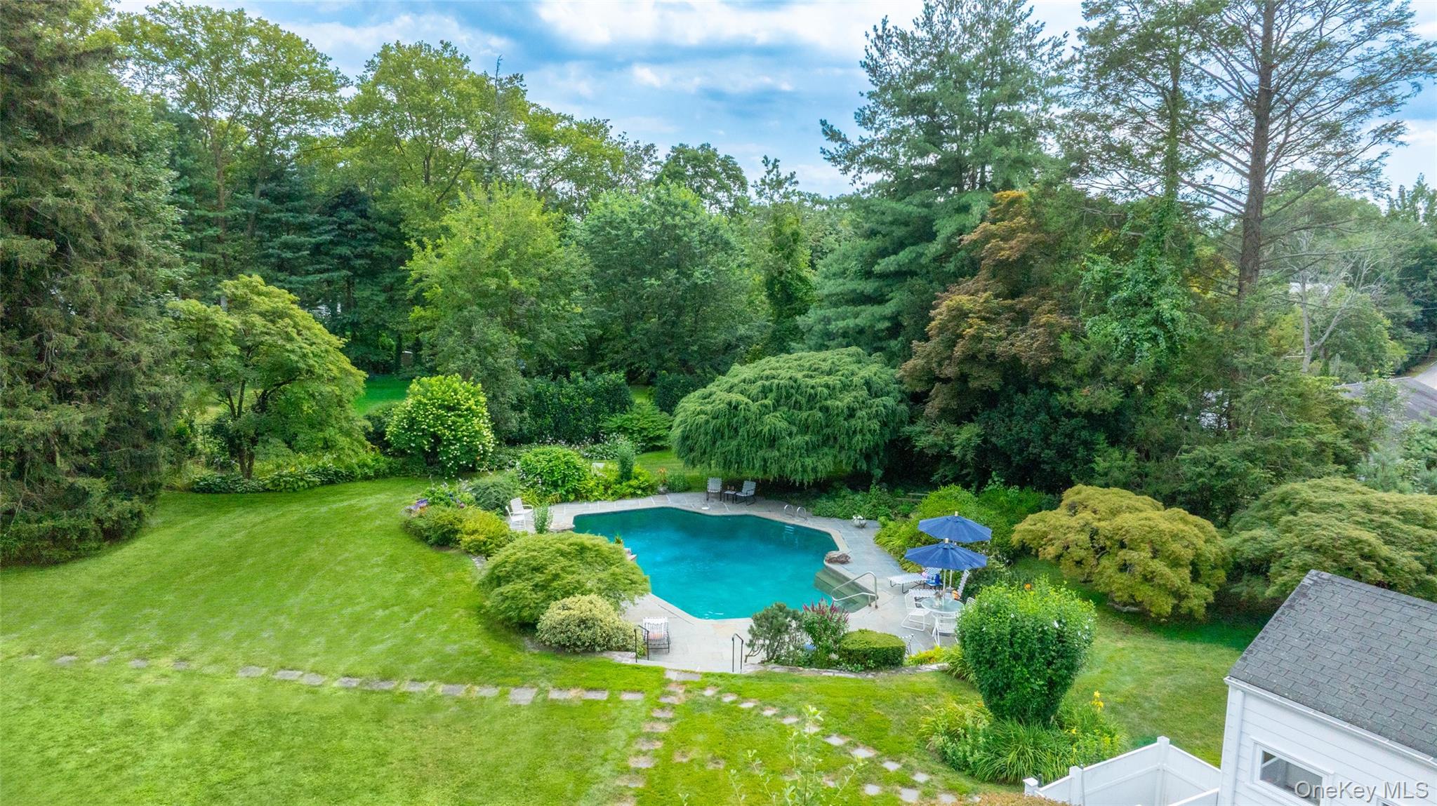 #6 photo, 9 Oxford Road, White Plains , NY 10605