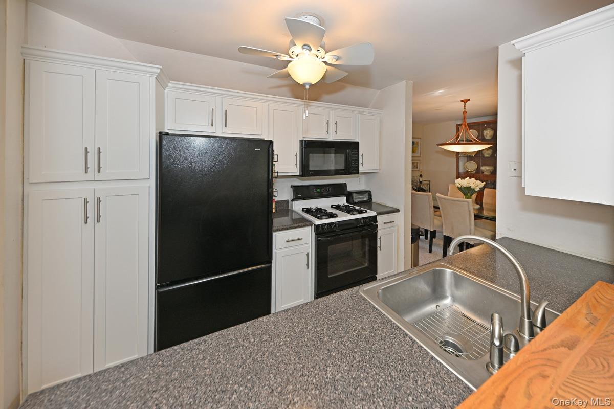 #8 photo, 13 Meadowlark Circle, Peekskill , NY 10566