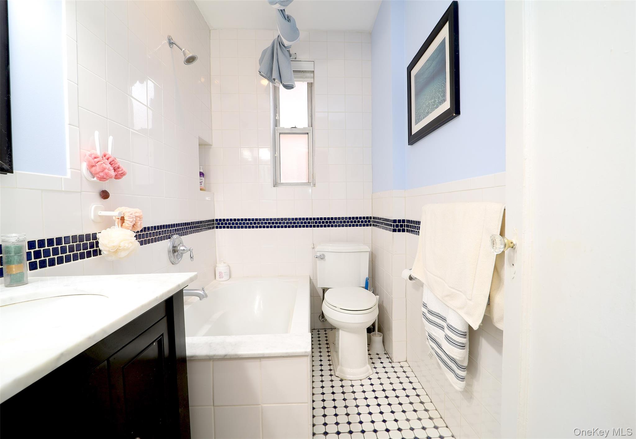 #15 photo, 118-11 84 Avenue 118-11 84 Avenue, Kew Gardens , NY 11415