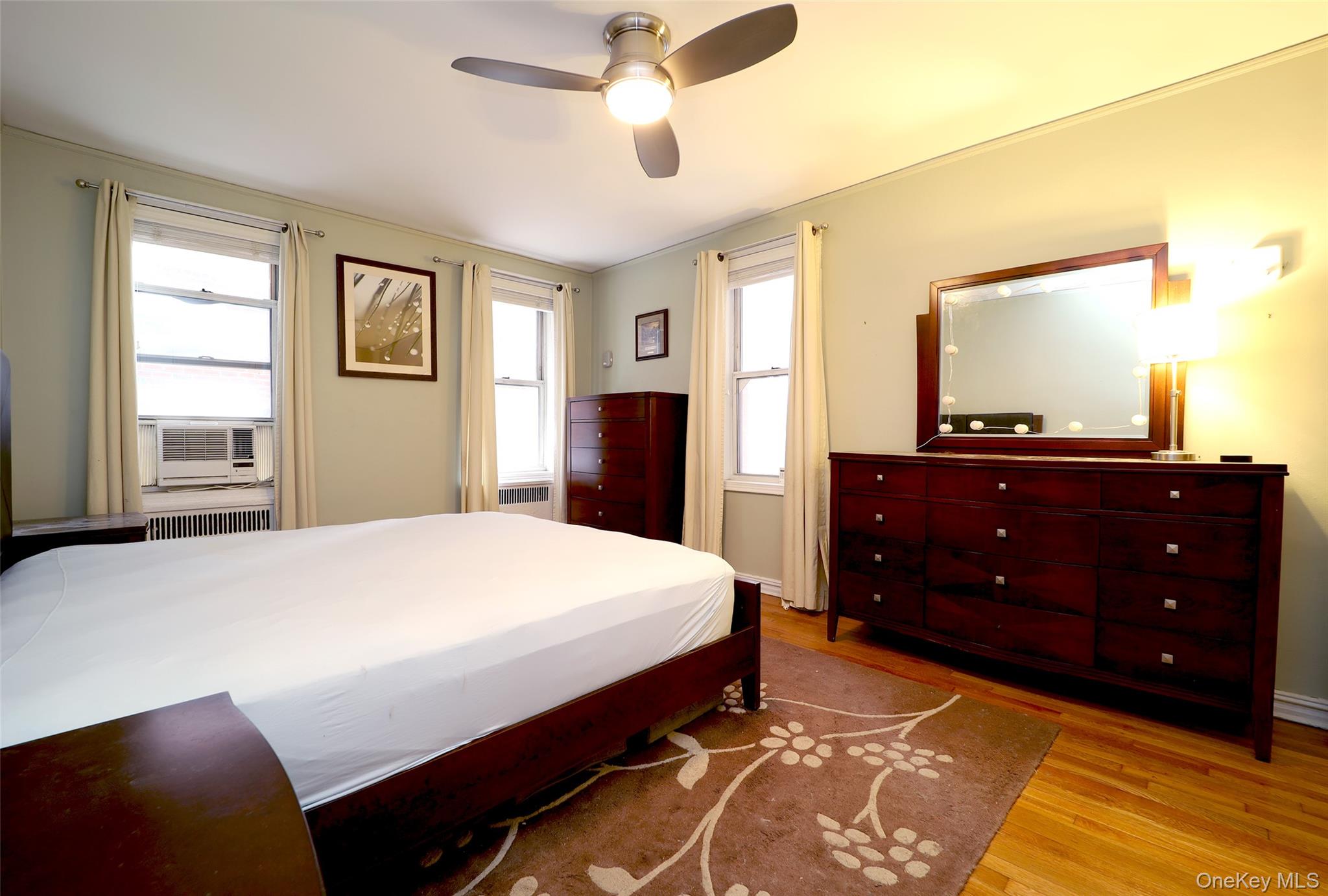 #19 photo, 118-11 84 Avenue 118-11 84 Avenue, Kew Gardens , NY 11415