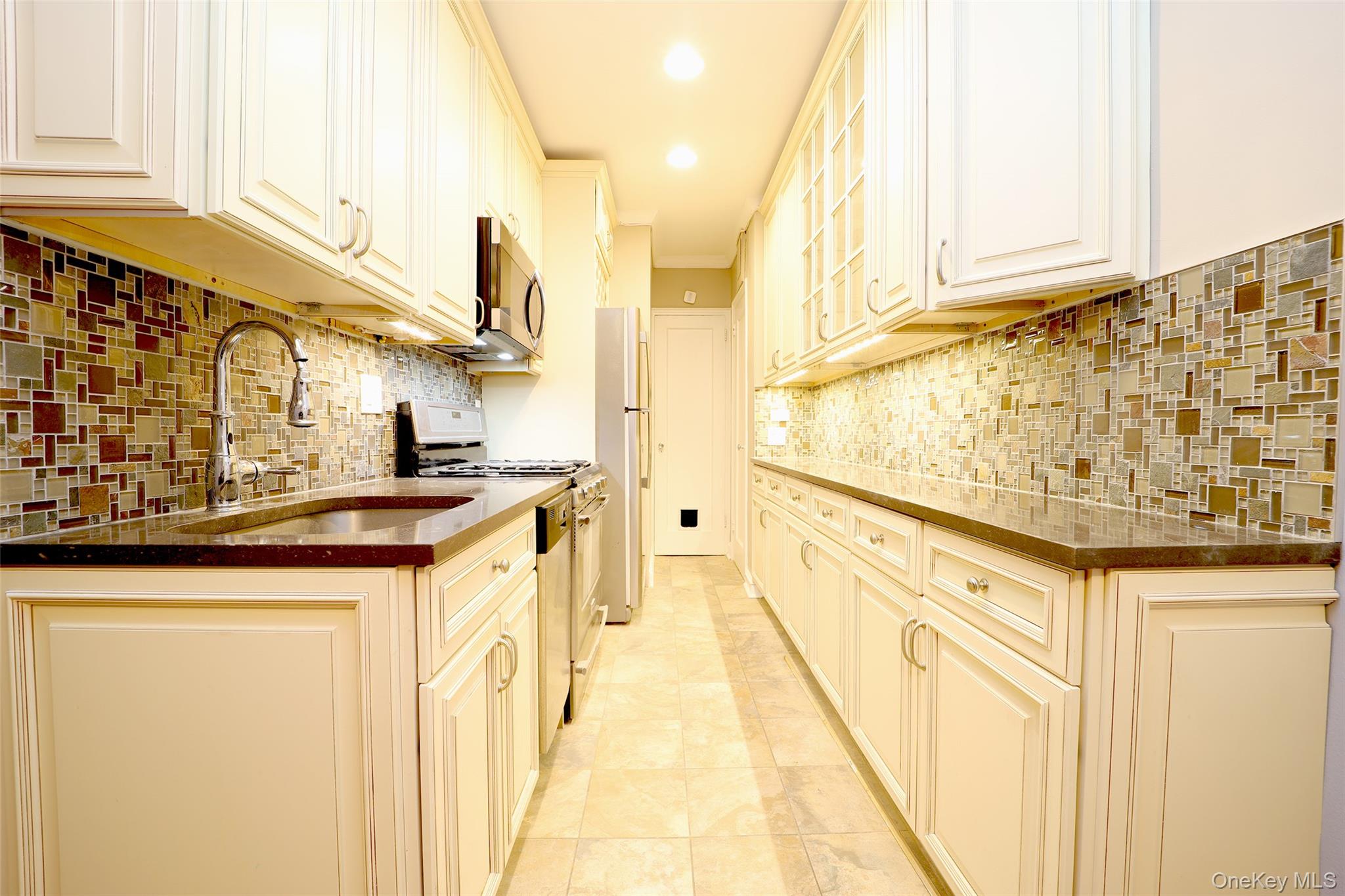 #7 photo, 118-11 84 Avenue 118-11 84 Avenue, Kew Gardens , NY 11415