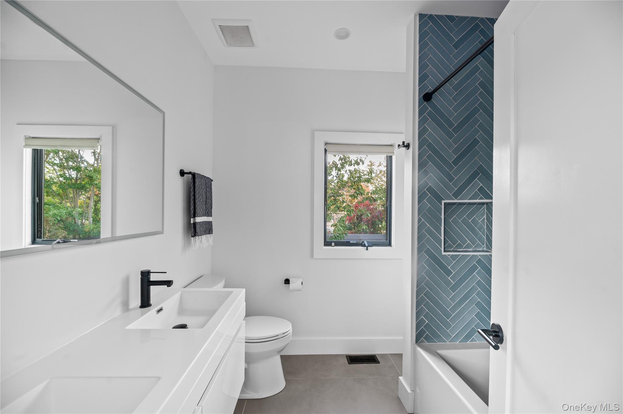 #11 photo, 31 Atlantic Avenue, Seaview , NY 11770