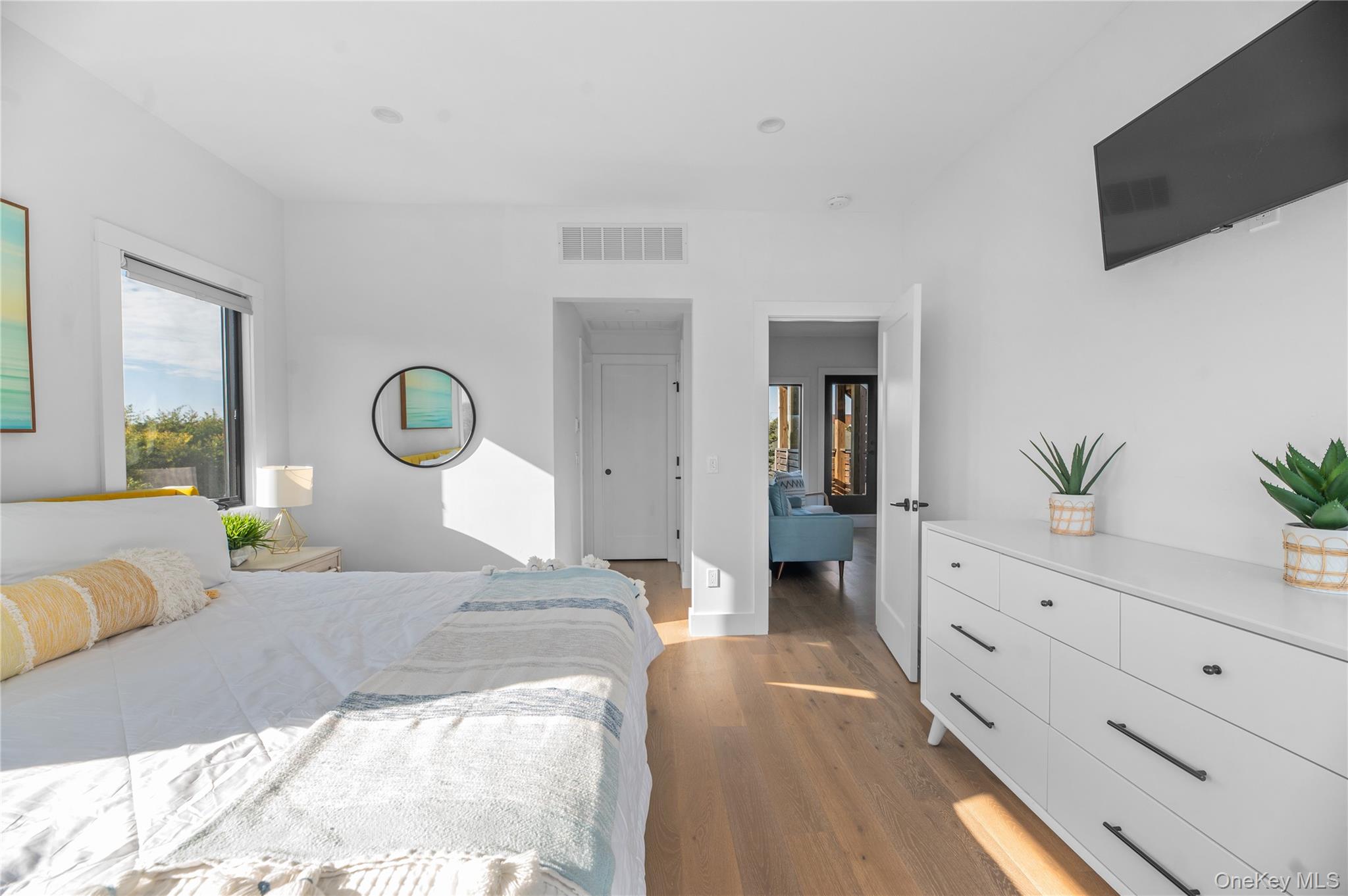 #14 photo, 31 Atlantic Avenue, Seaview , NY 11770