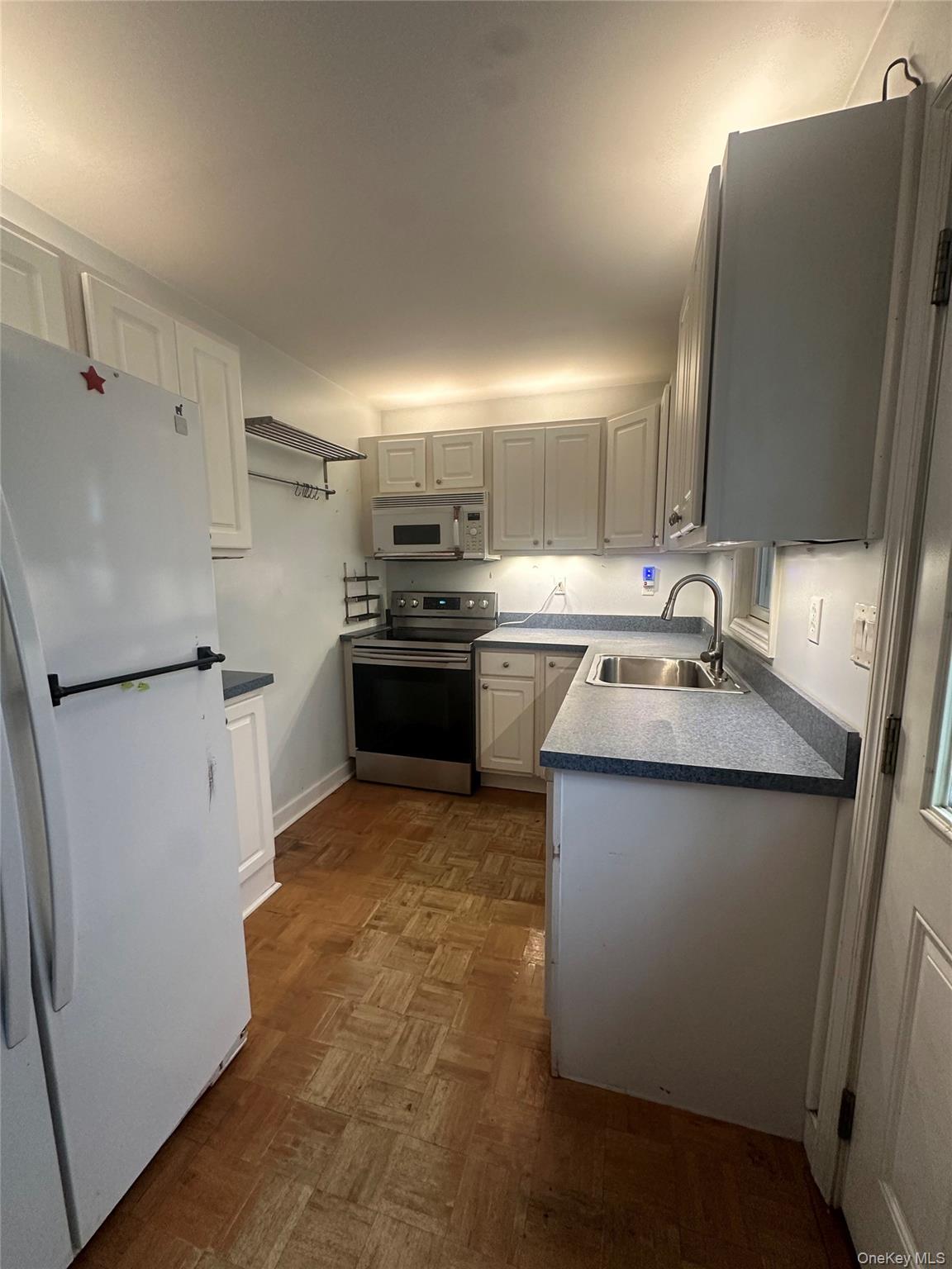 #8 photo, 9 Phoenix Road, Rocky Point , NY 11778