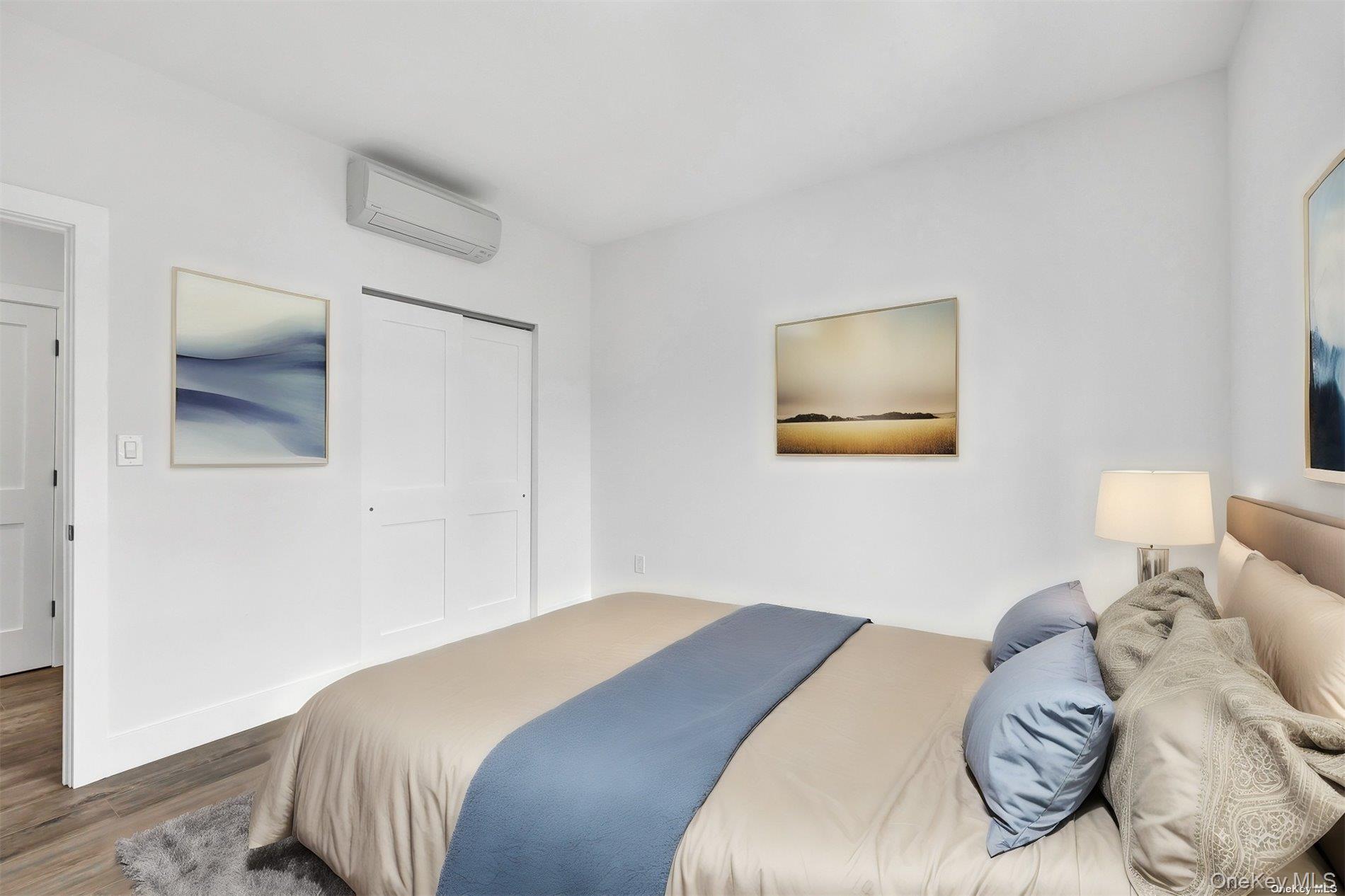 #20 photo, 533 Greenwich Street, Hempstead , NY 11550