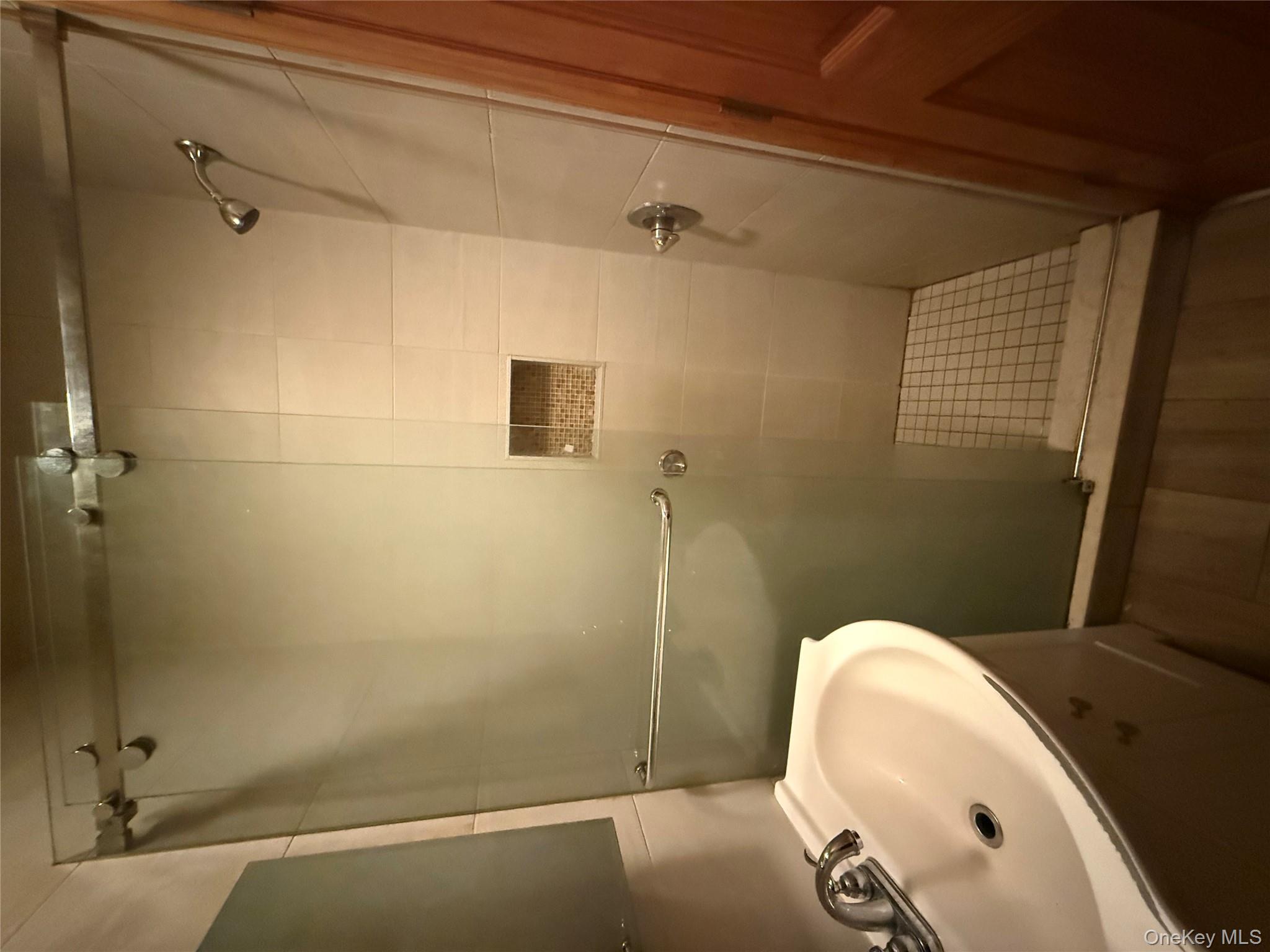 #5 photo, 109-07 Farmers Boulevard, Saint Albans , NY 11412