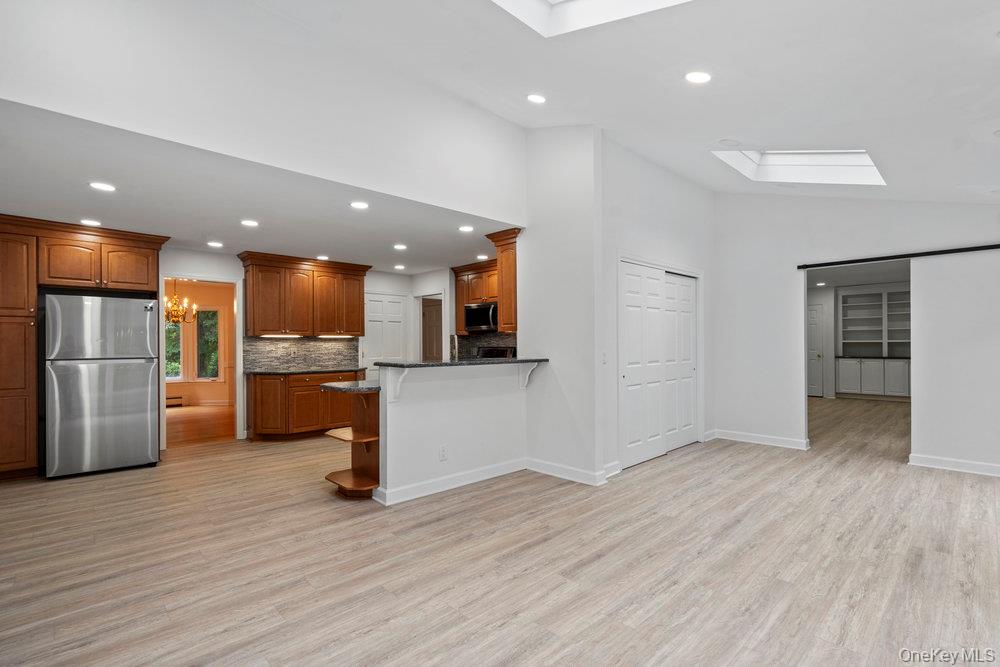 #7 photo, 83 Shore Road, Mount Sinai , NY 11766