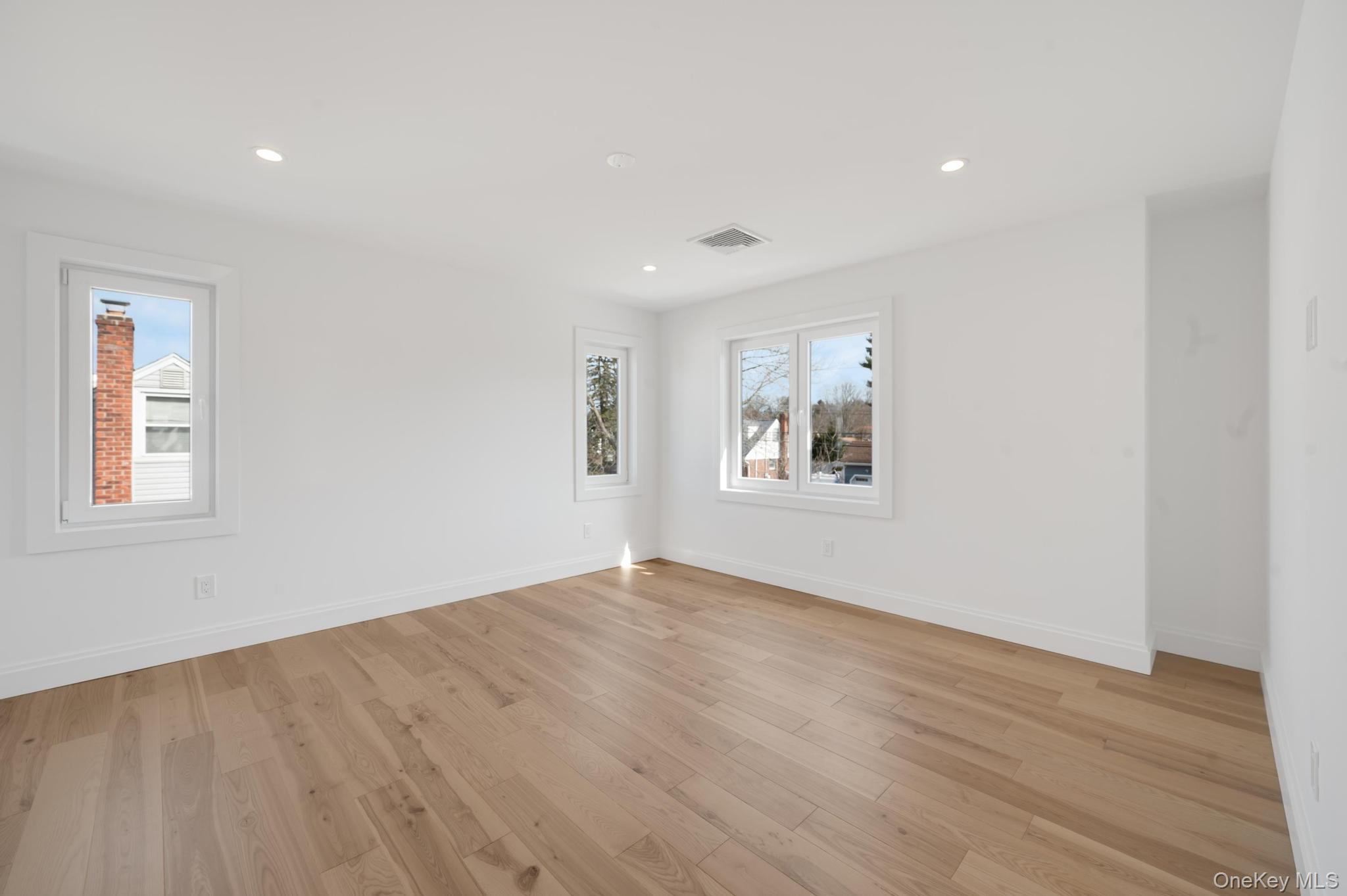 #12 photo, 100 Elberta Drive, East Northport , NY 11731