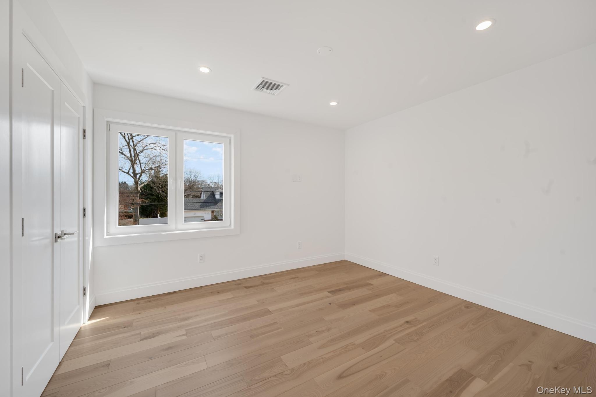 #18 photo, 100 Elberta Drive, East Northport , NY 11731