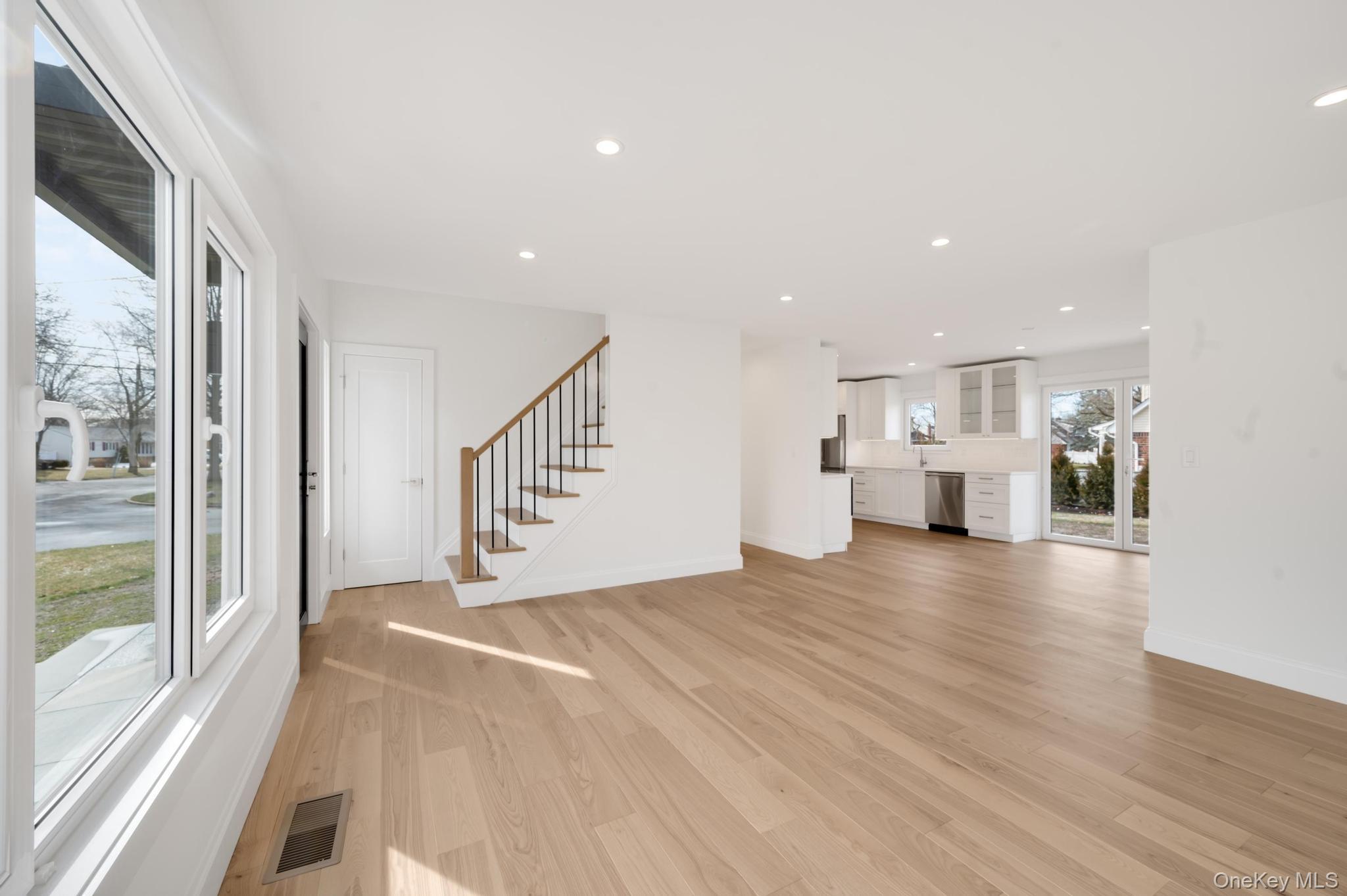 #4 photo, 100 Elberta Drive, East Northport , NY 11731