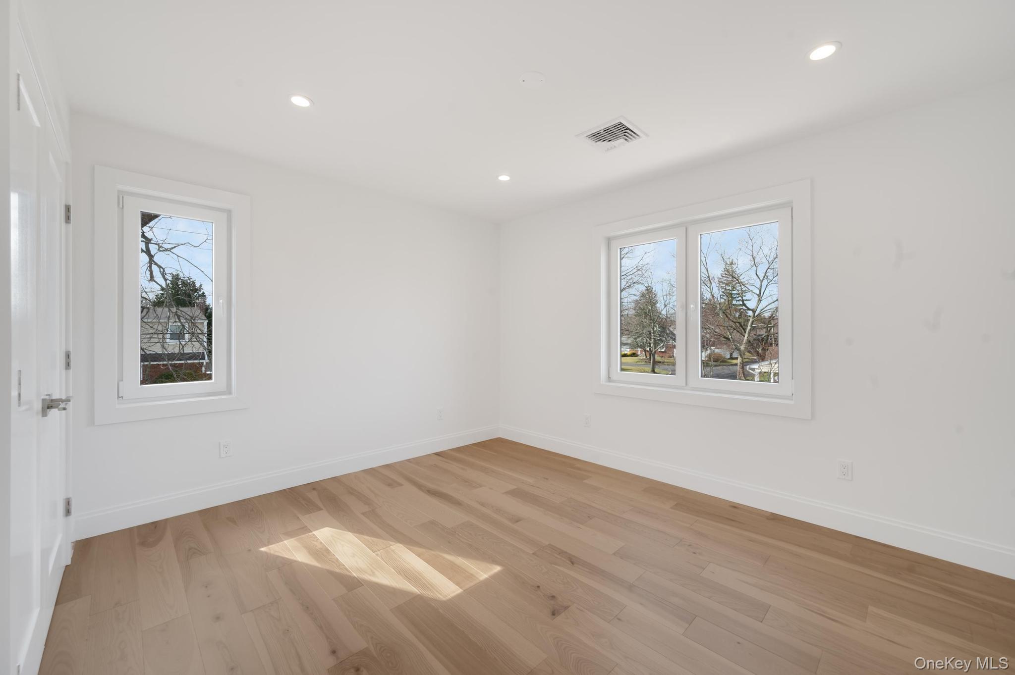 #9 photo, 100 Elberta Drive, East Northport , NY 11731