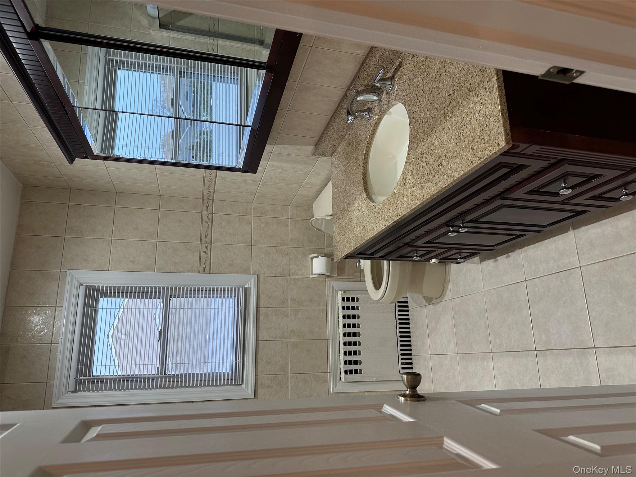 #8 photo, 113 Barnum St, West Babylon , NY 11704