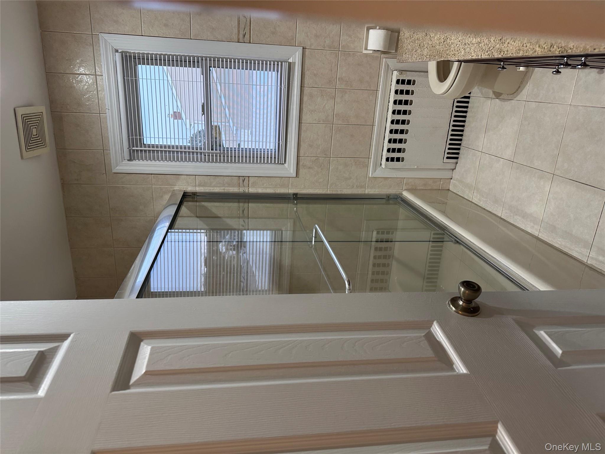 #9 photo, 113 Barnum St, West Babylon , NY 11704