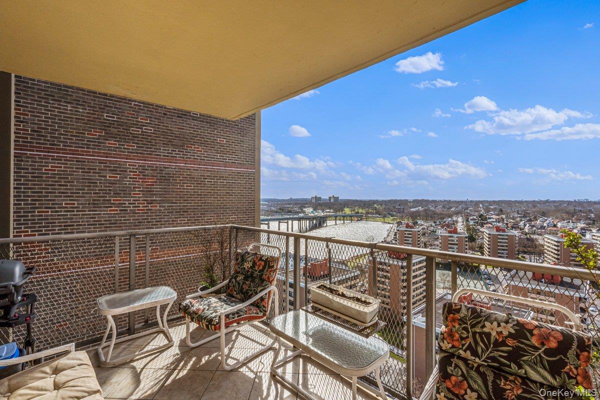 #9 photo, 166-25 Powells Cove Boulevard, Beechhurst , NY 11357