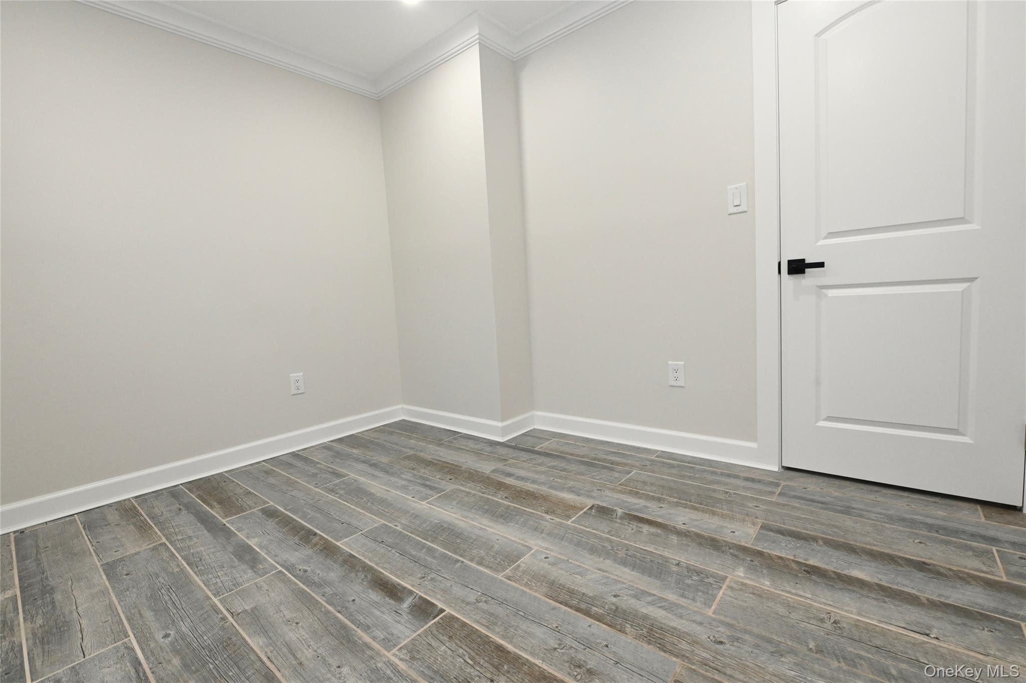 #14 photo, 11 Bayview Avenue, Lawrence , NY 11559