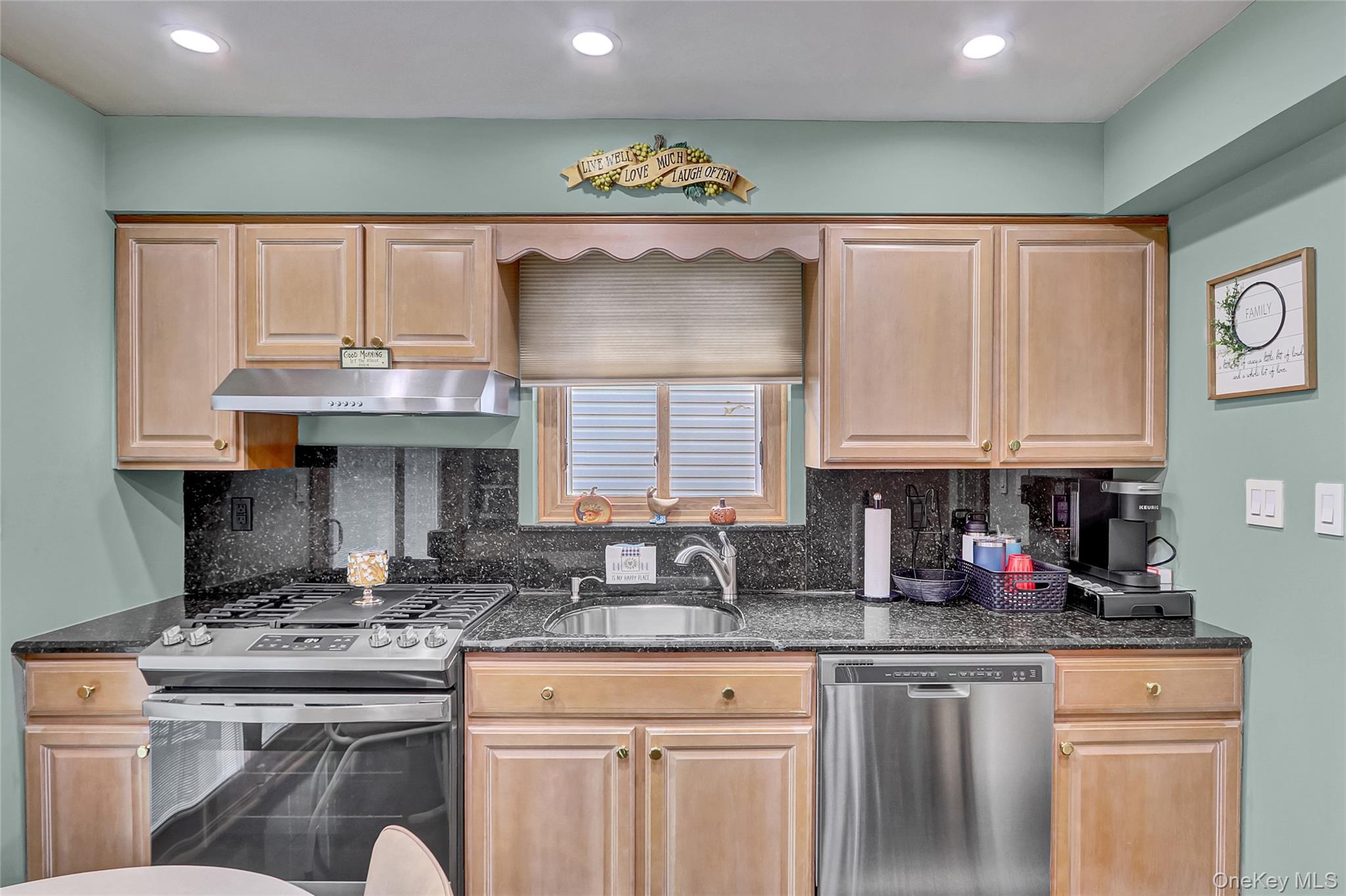 #7 photo, 248-14 Deepdale Avenue, Little Neck , NY 11362