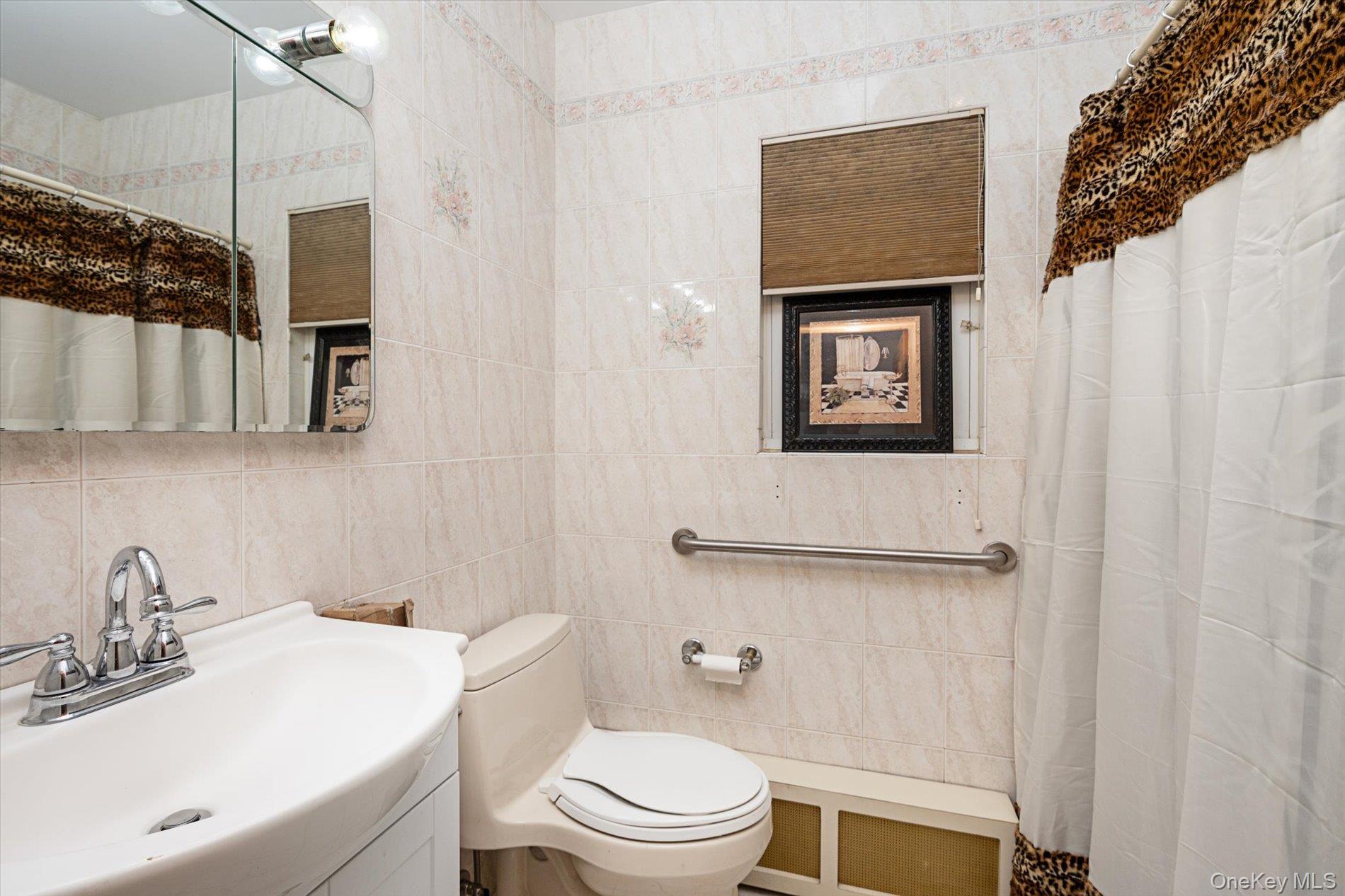 #10 photo, 146 Caroline Avenue, Garden City South , NY 11530